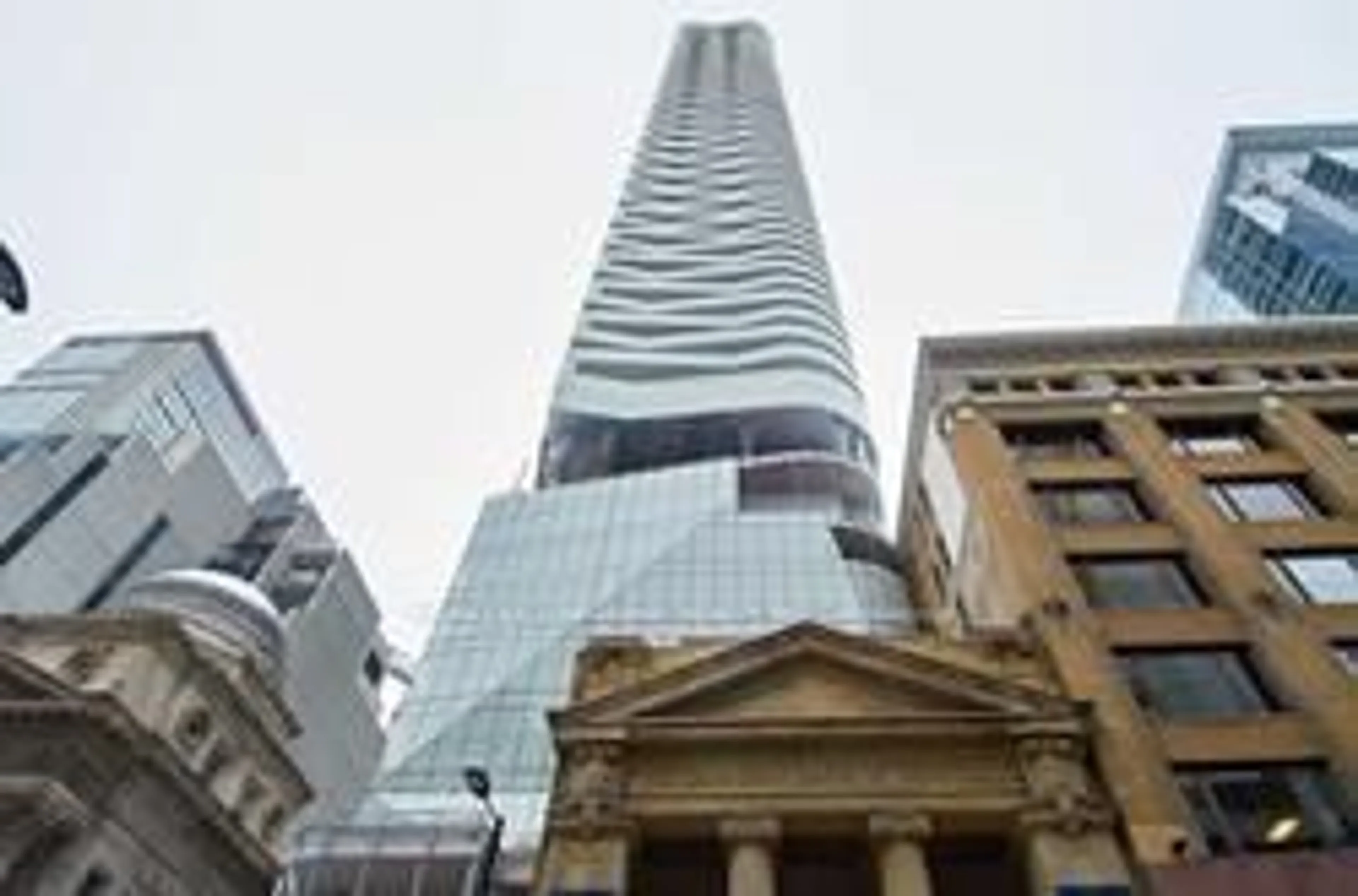 Blurry image for 197 yonge St #1611, Toronto Ontario M5B 1M4