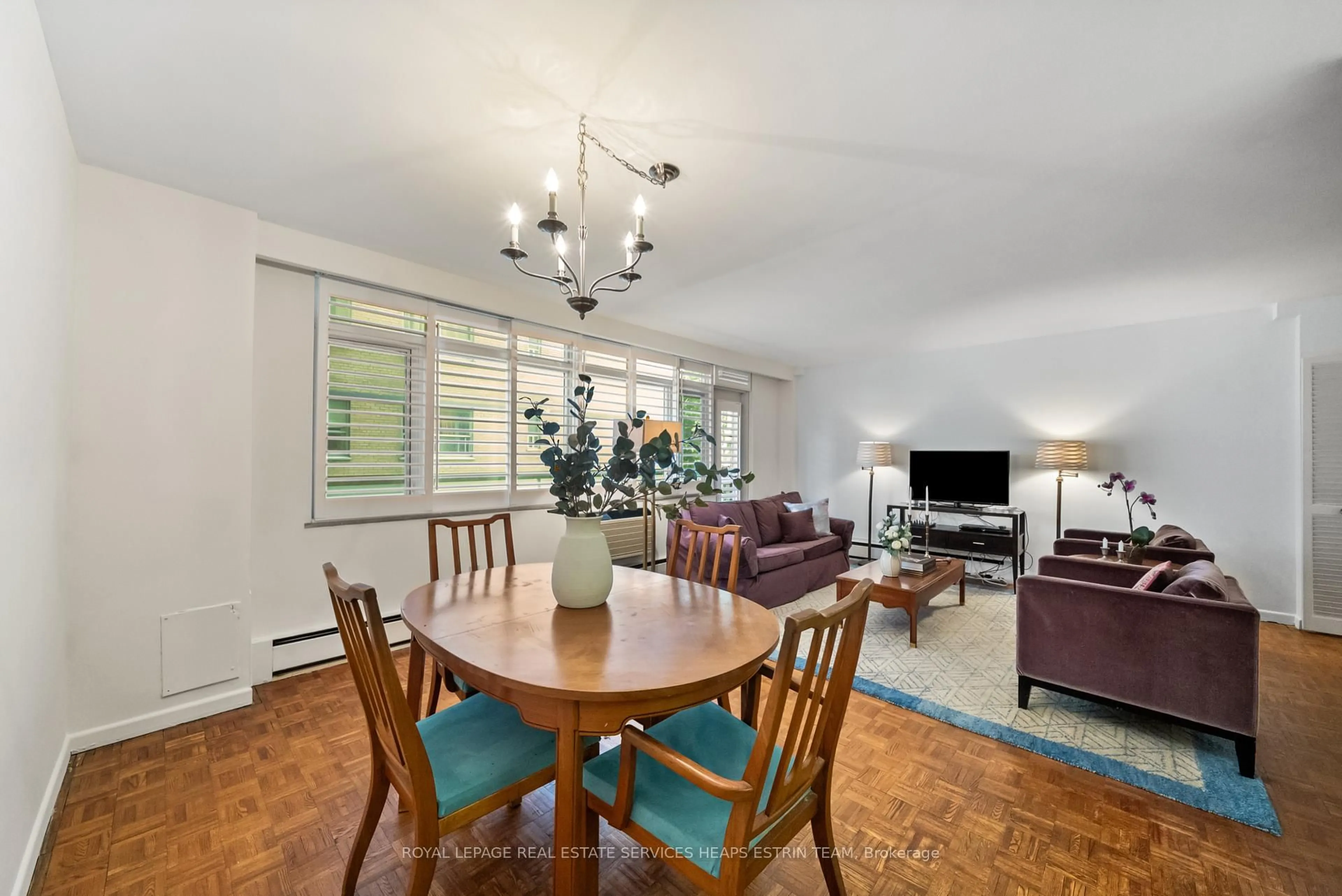 Dining room, unknown for 581 Avenue Rd #204, Toronto Ontario M4V 2K4