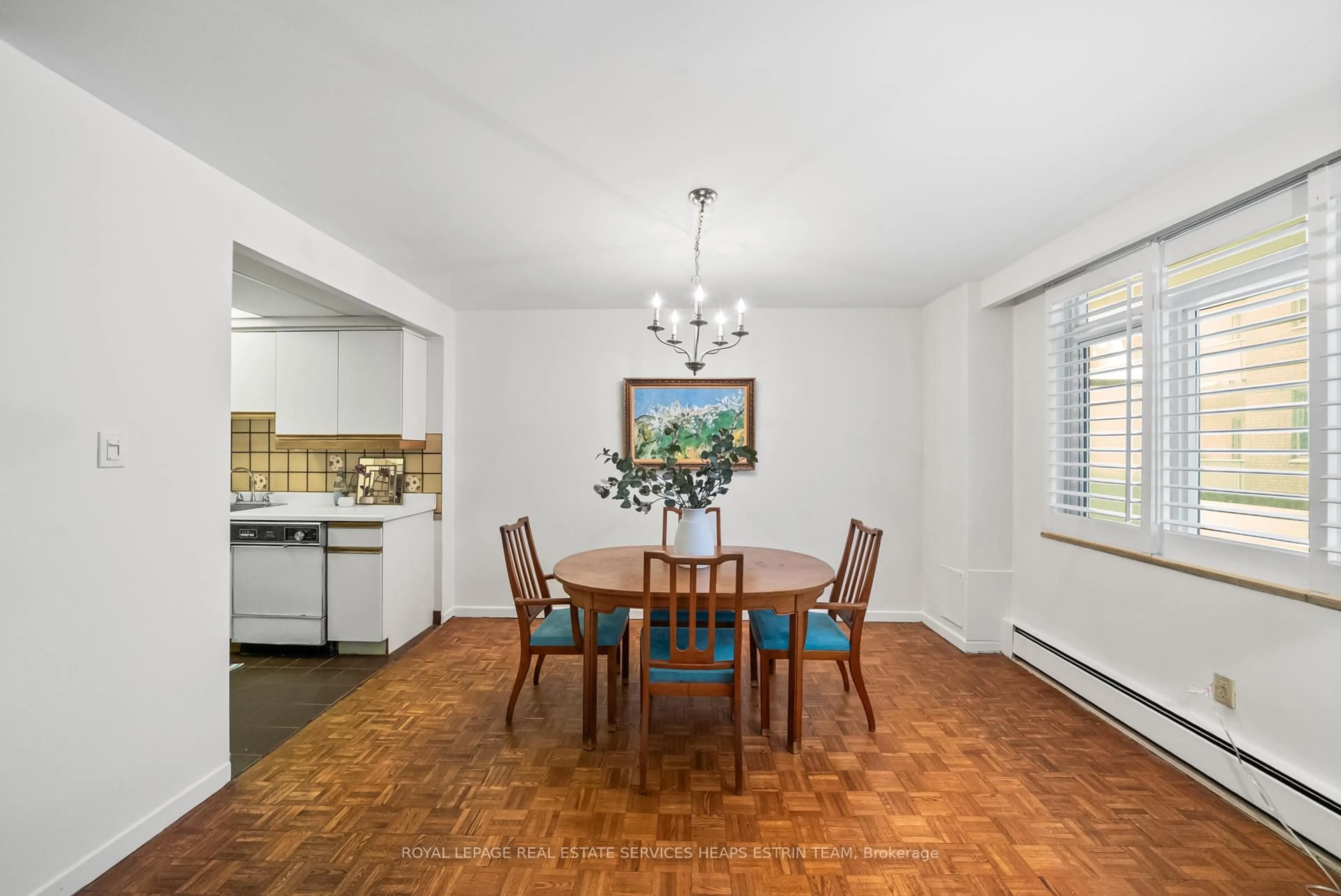 Dining room, unknown for 581 Avenue Rd #204, Toronto Ontario M4V 2K4