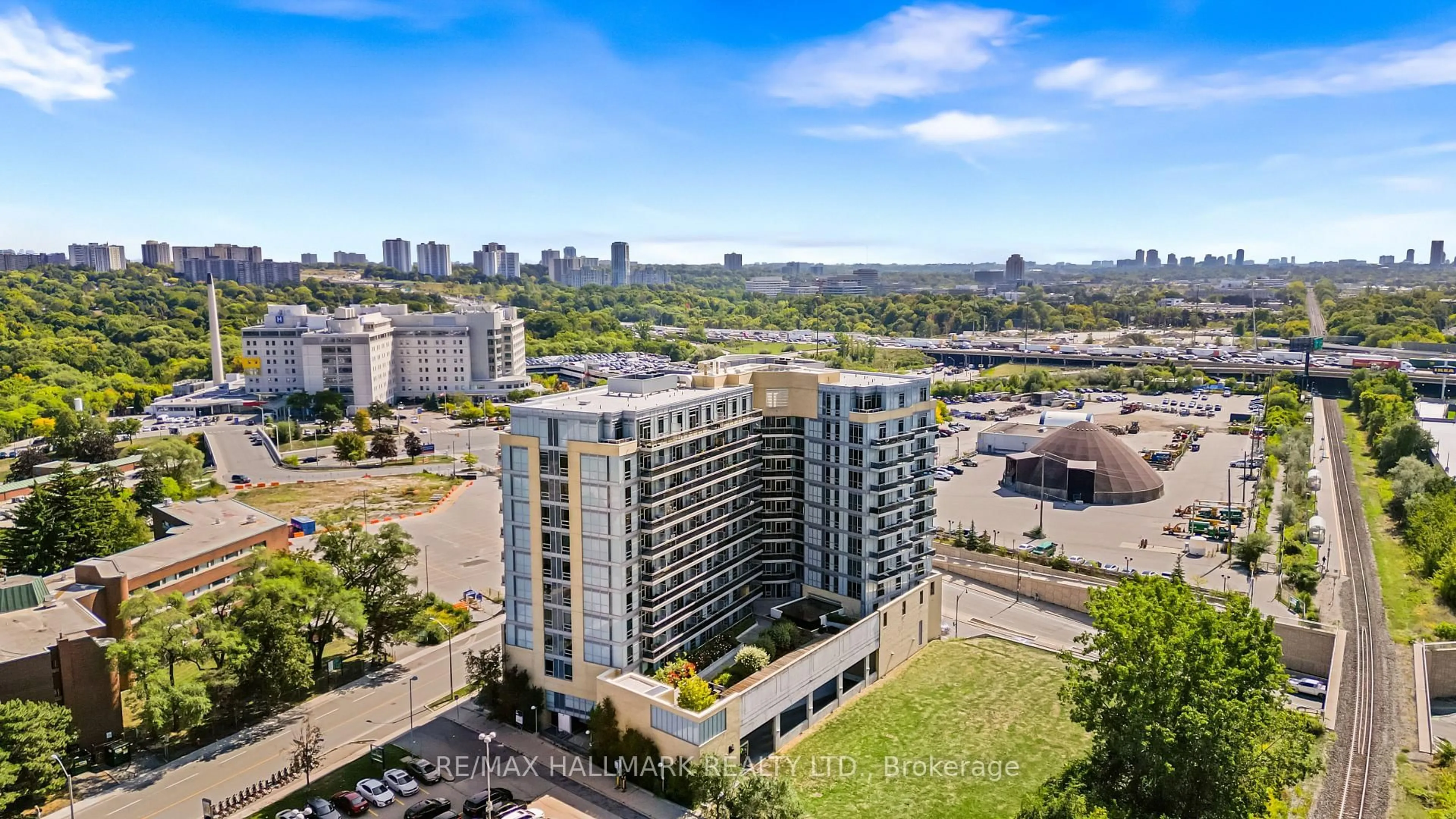 A pic from outside/outdoor area/front of a property/back of a property/a pic from drone, city buildings view from balcony for 2756 Old Leslie St #602, Toronto Ontario M2K 0E2