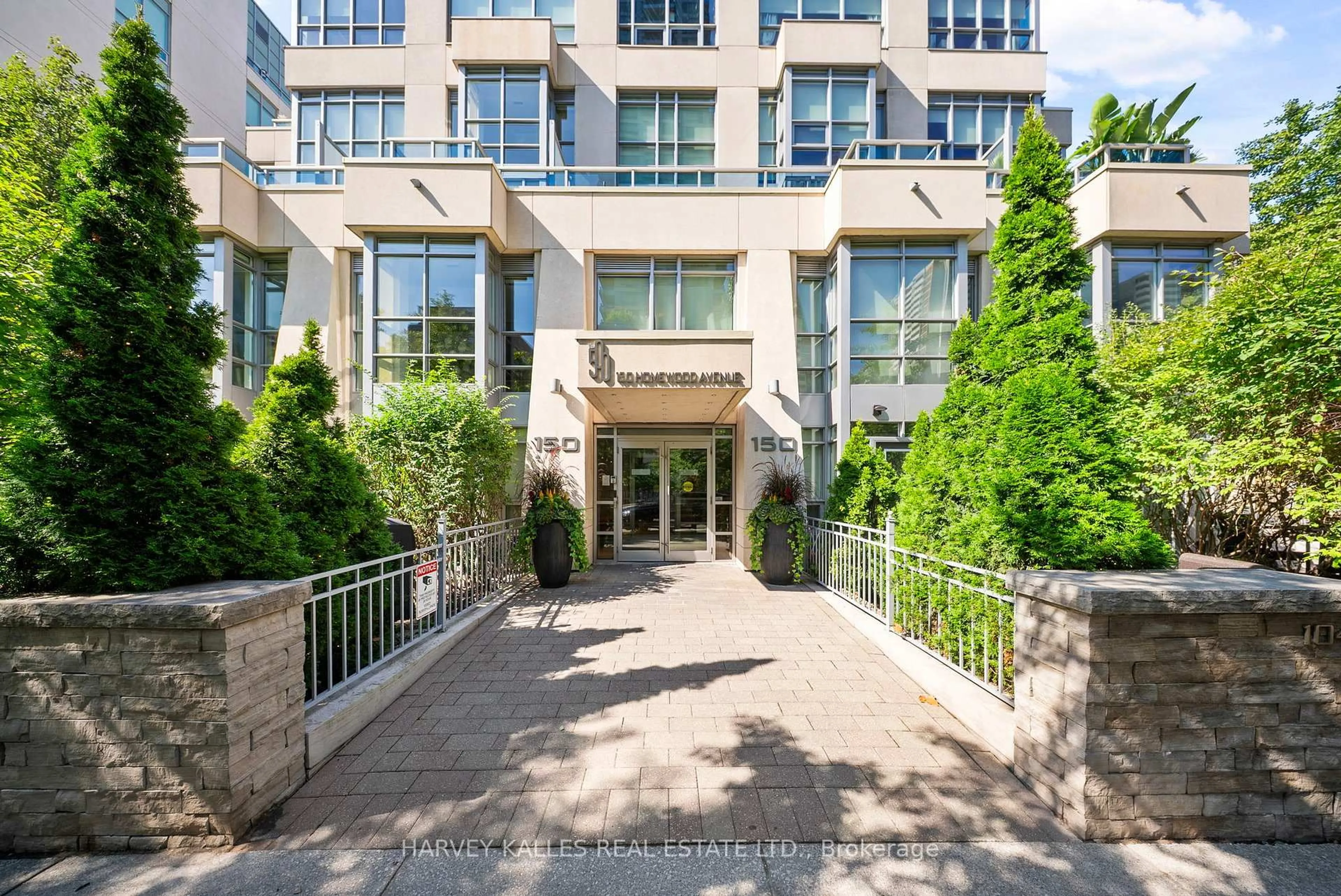 Indoor foyer for 150 Homewood Ave #L204, Toronto Ontario M4Y 1J4