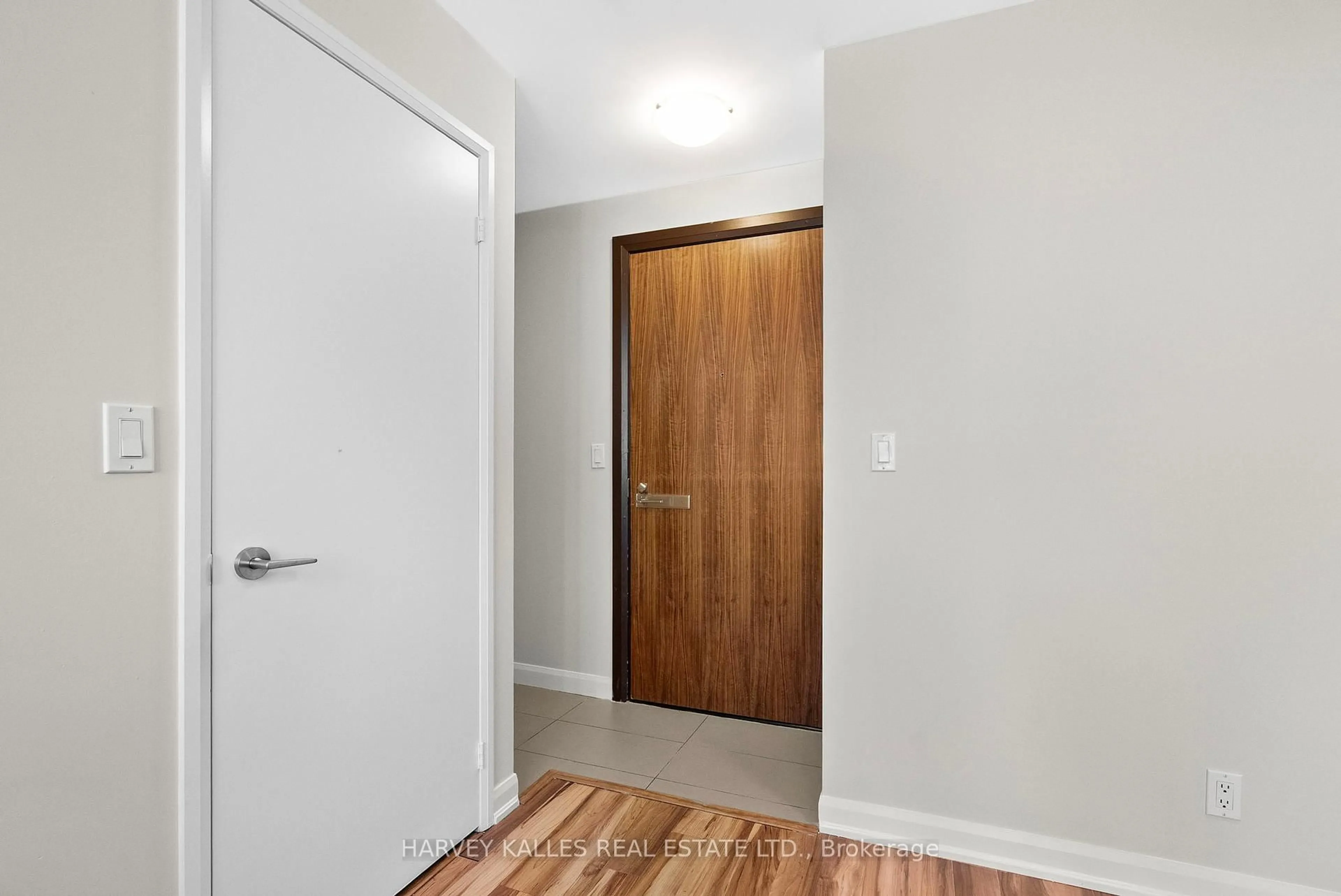 Indoor entryway for 150 Homewood Ave #L204, Toronto Ontario M4Y 1J4