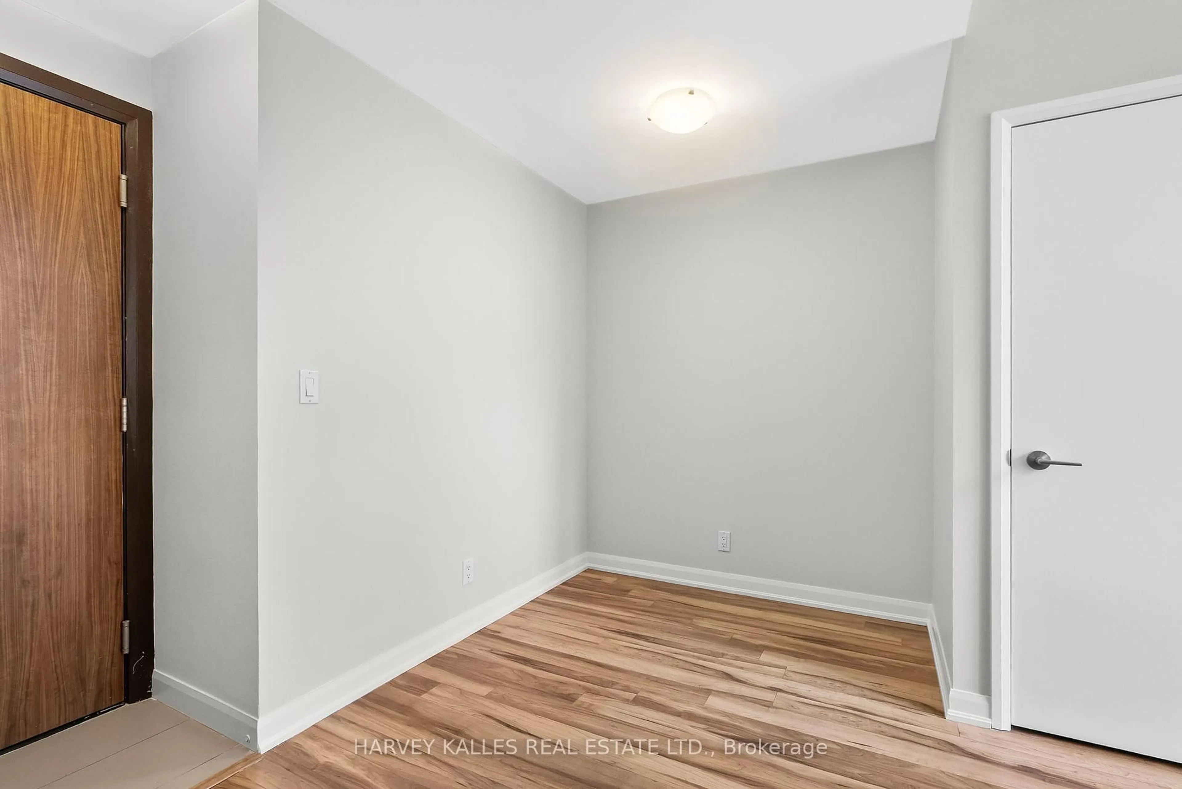 A pic of a room for 150 Homewood Ave #L204, Toronto Ontario M4Y 1J4