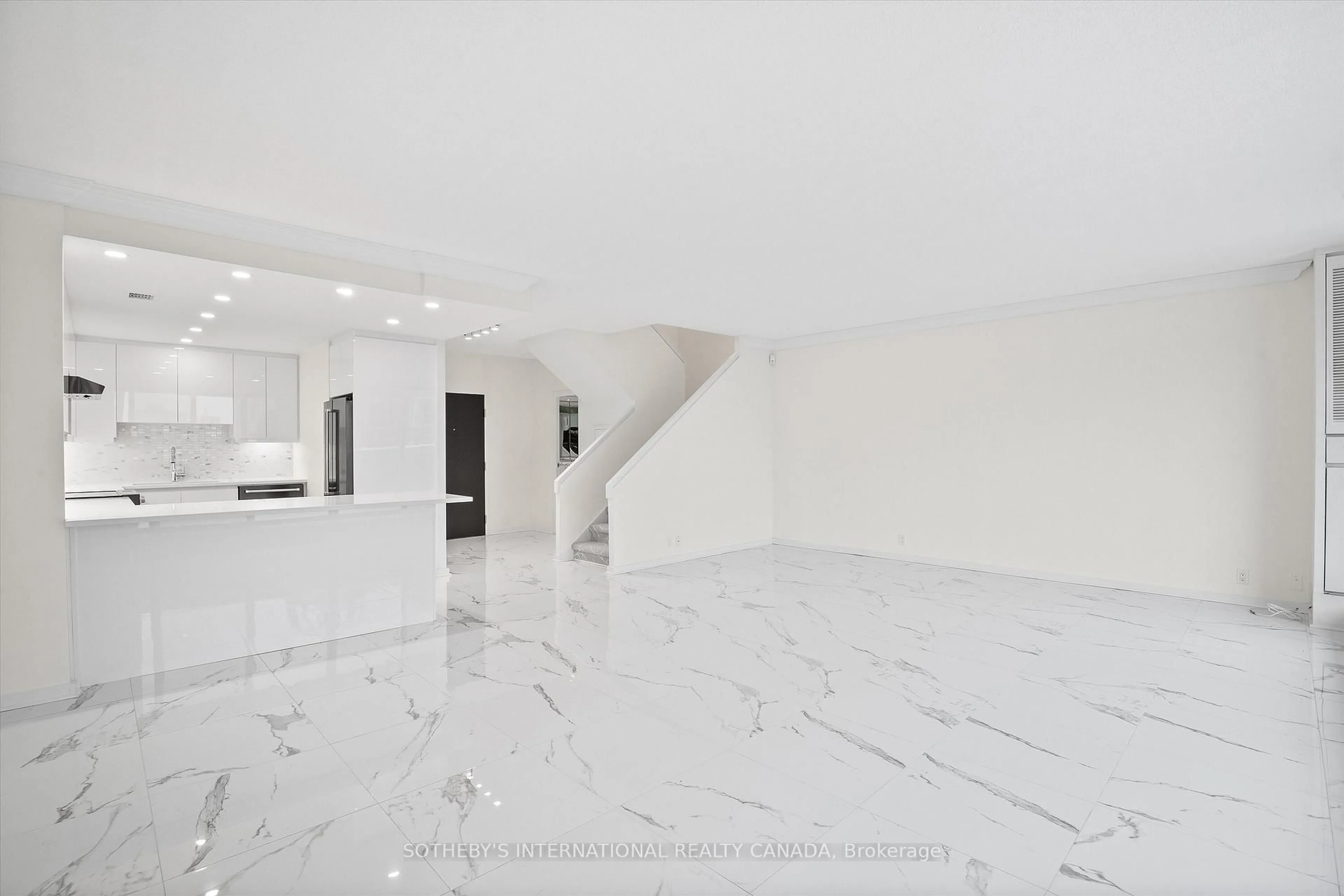 Unknown for 55A Avenue Rd #408, Toronto Ontario M5A 2G3