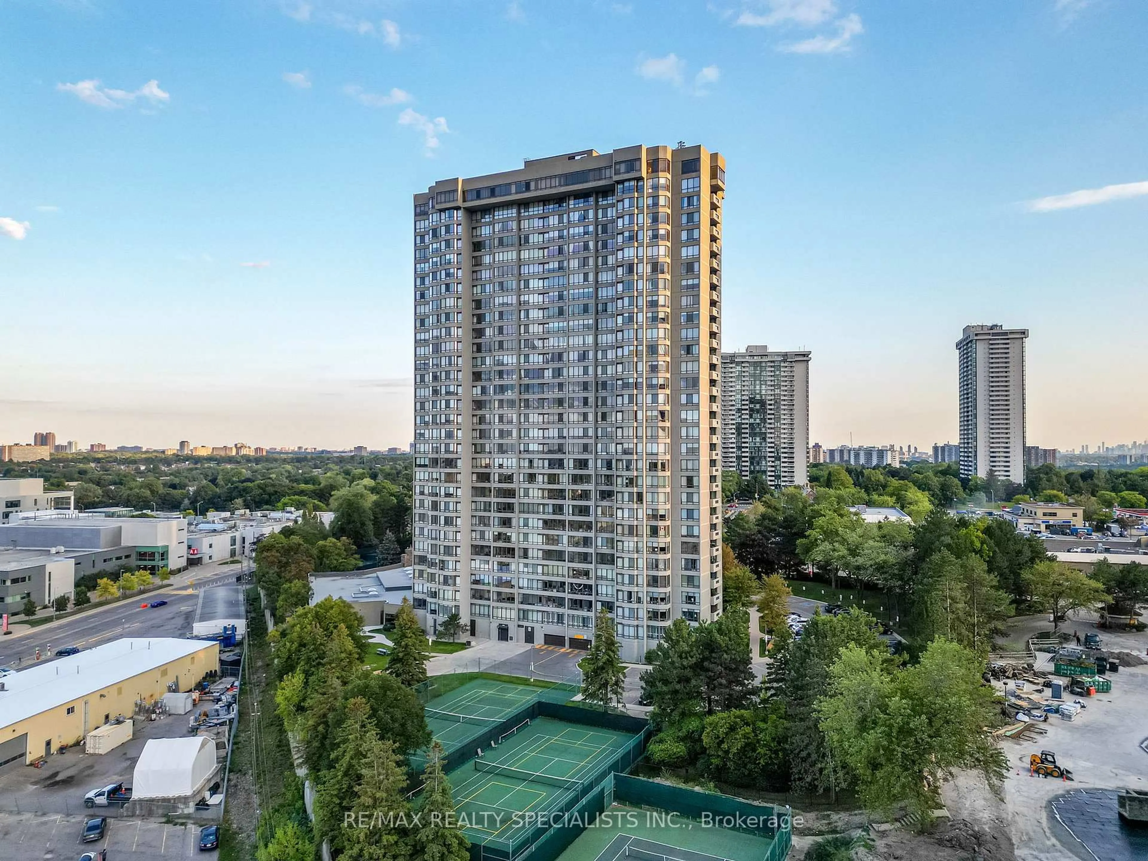 A pic from outside/outdoor area/front of a property/back of a property/a pic from drone, city buildings view from balcony for 65 Skymark Dr #201, Toronto Ontario M2H 3N9