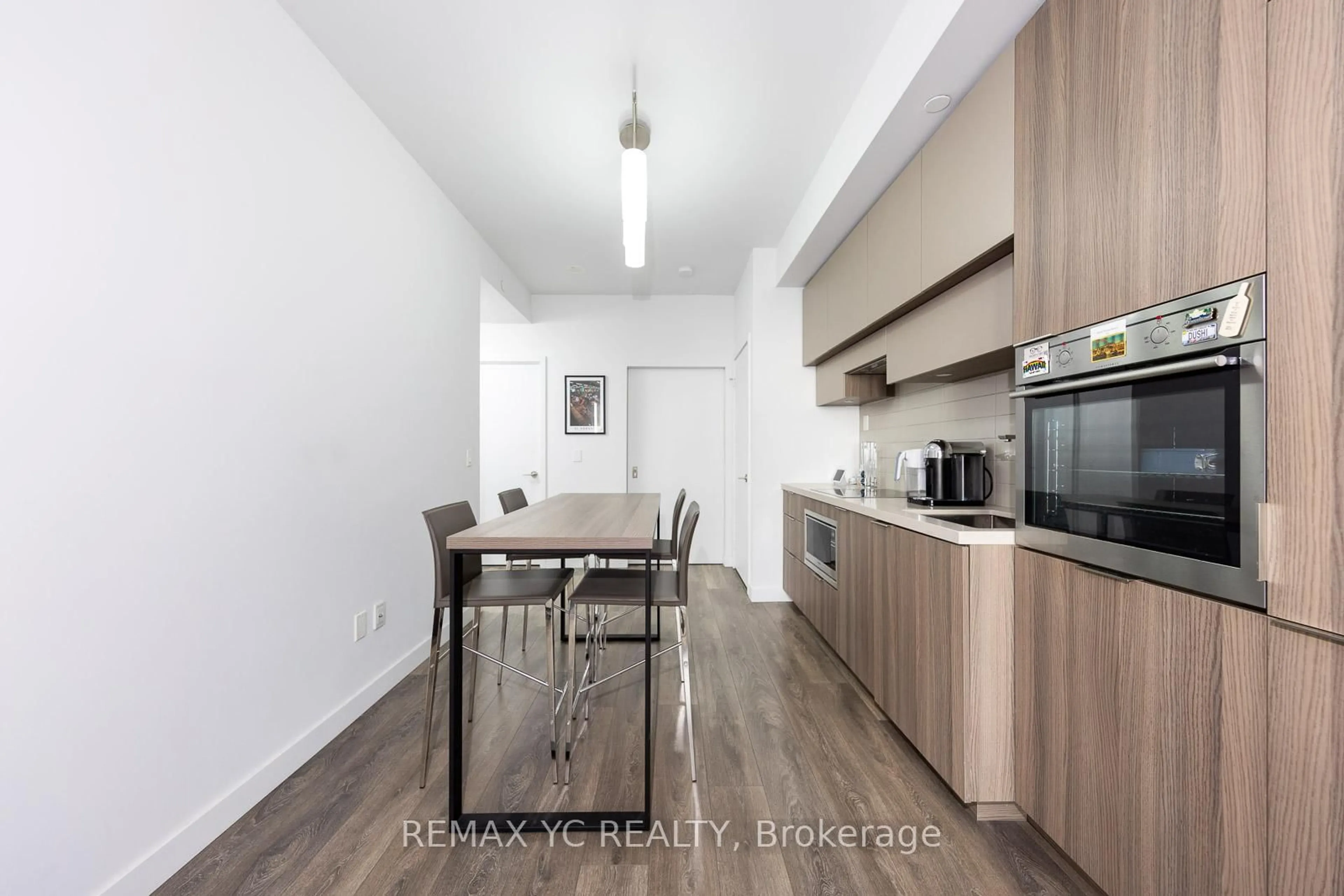 Standard kitchen, wood/laminate floor for 8 Eglinton Ave #4801, Toronto Ontario M4P 0C1