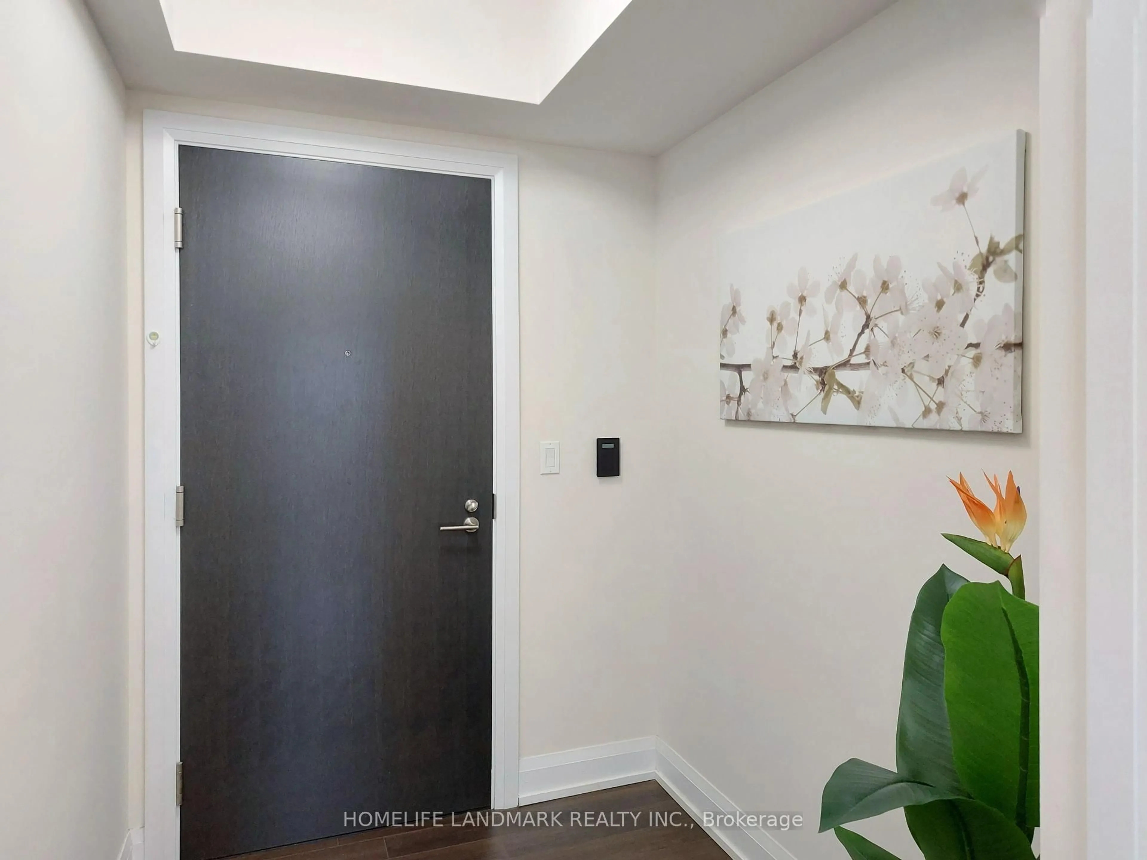 Indoor entryway for 18 Graydon Hall Dr #609, Toronto Ontario M3A 0A4