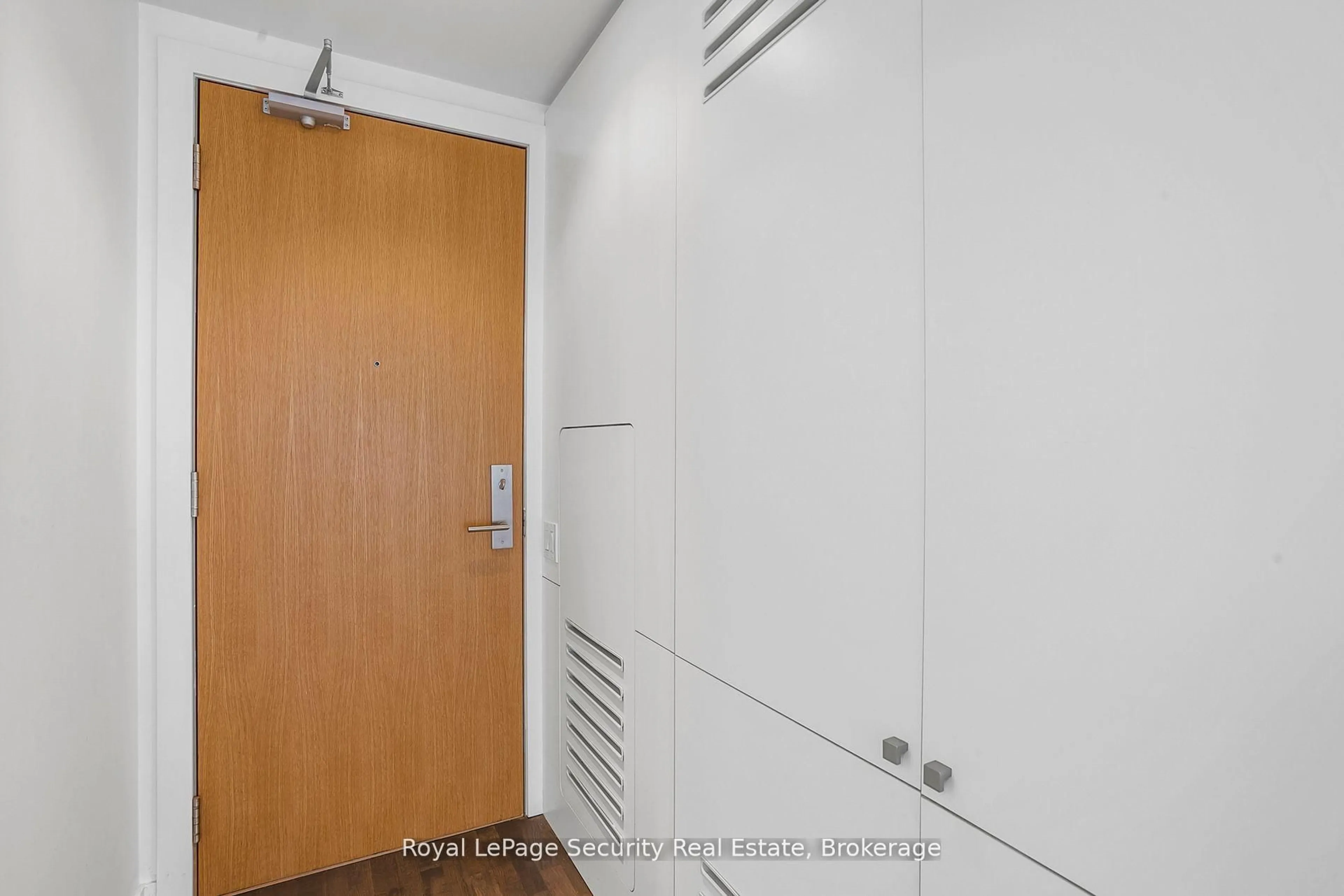 Unknown for 629 King St #320, Toronto Ontario M5V 1M5