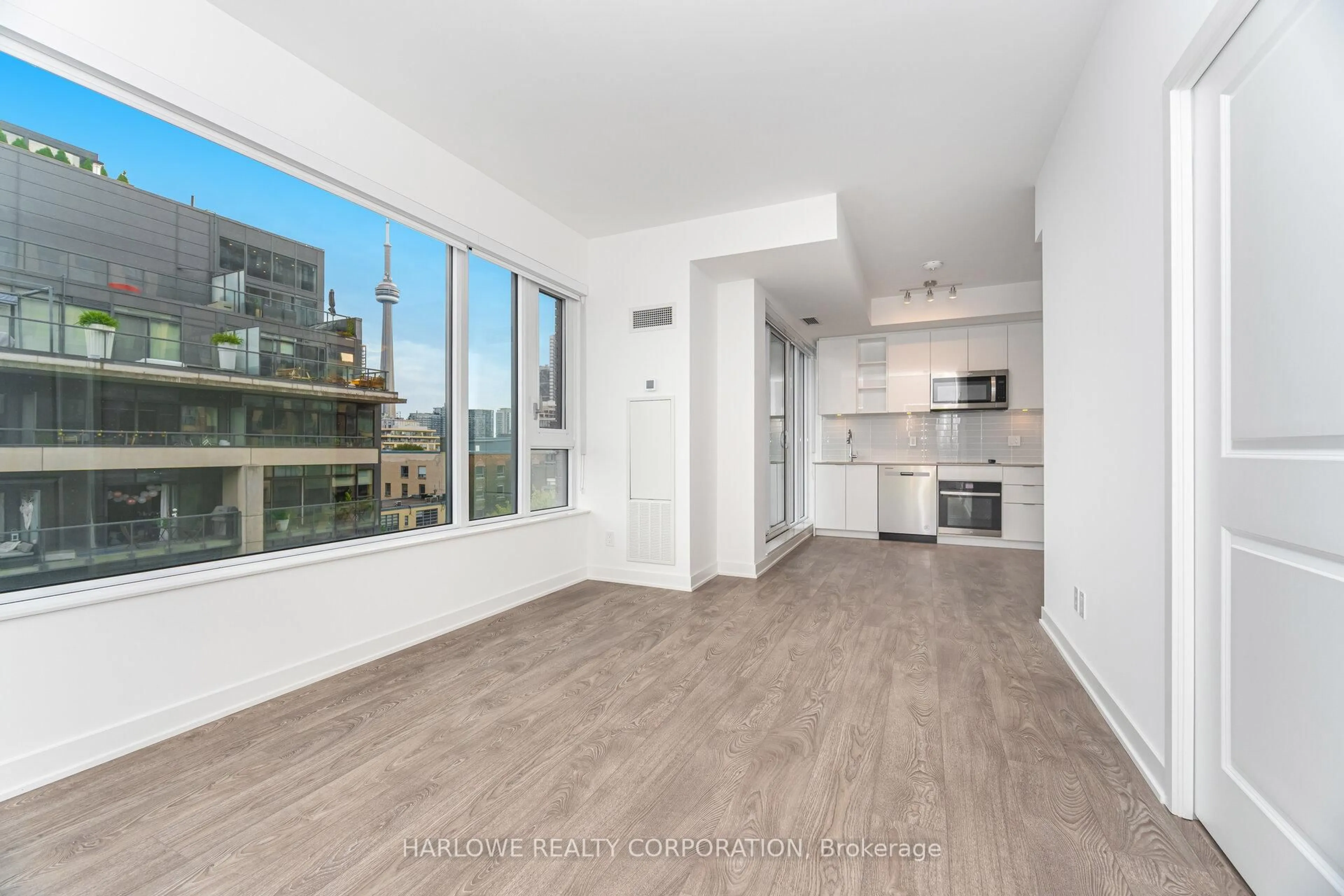 A pic of a room for 543 Richmond St #609, Toronto Ontario M5V 0W9