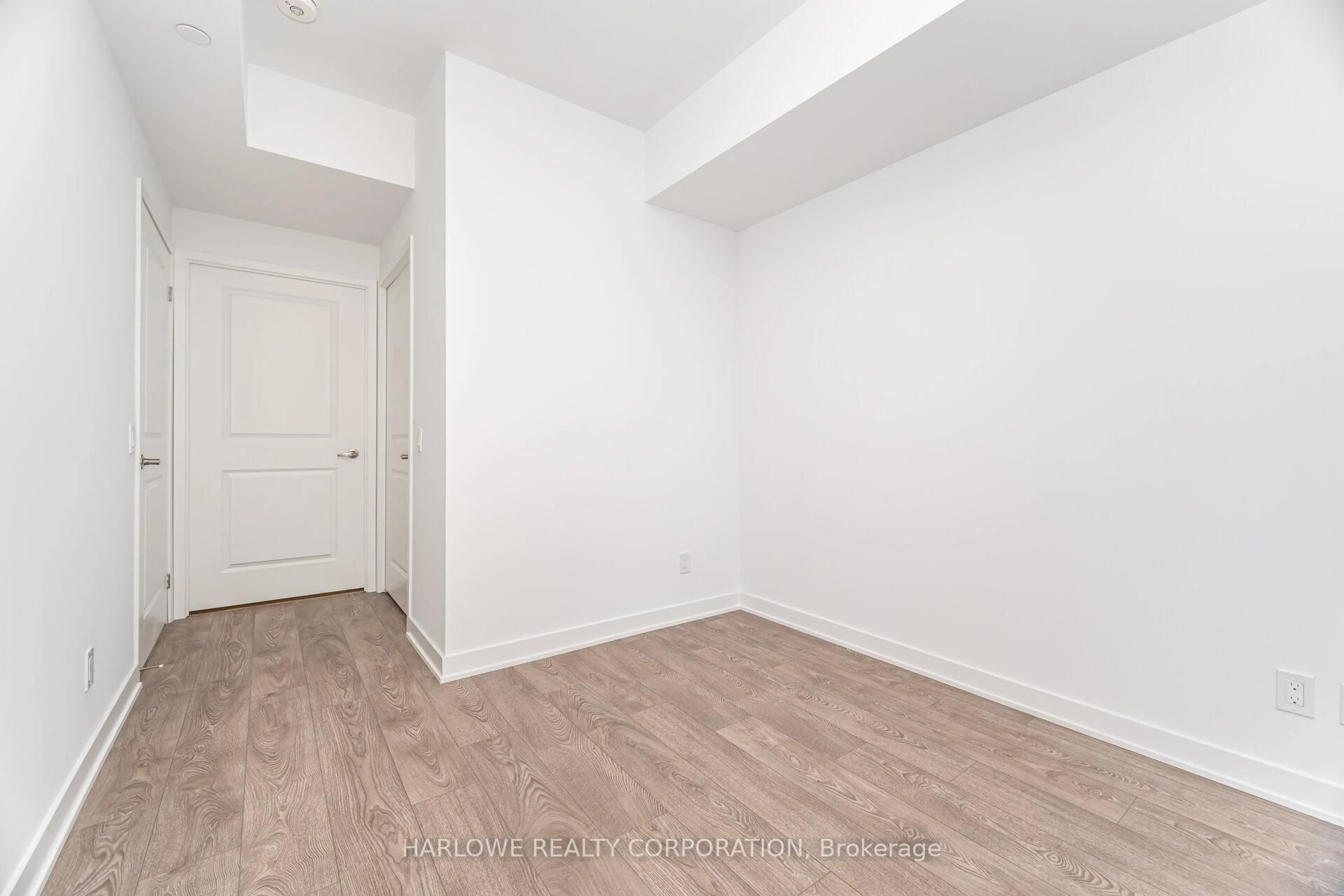 A pic of a room for 543 Richmond St #609, Toronto Ontario M5V 0W9