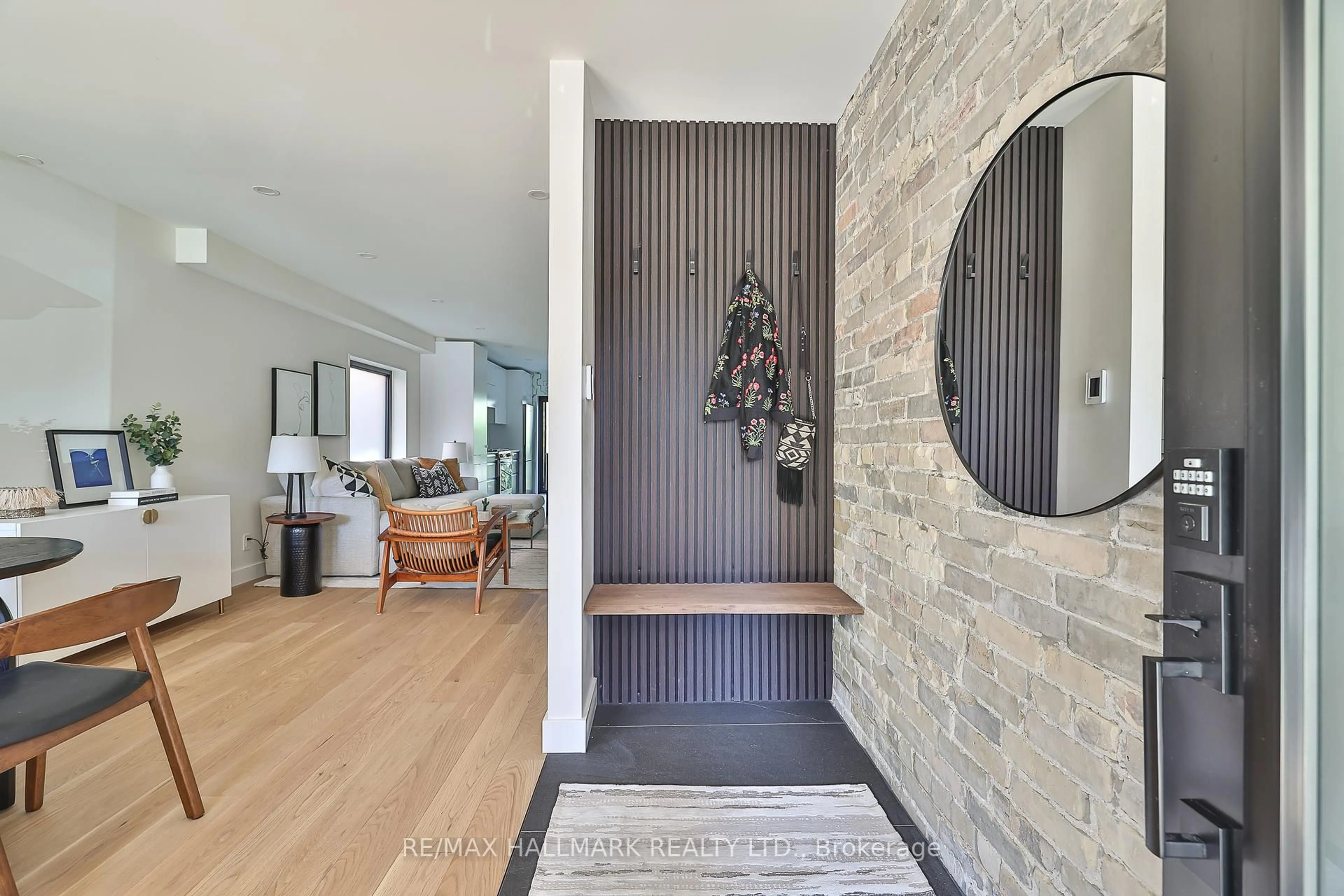 Indoor entryway for 281 Atlas Ave, Toronto Ontario M6C 3P8