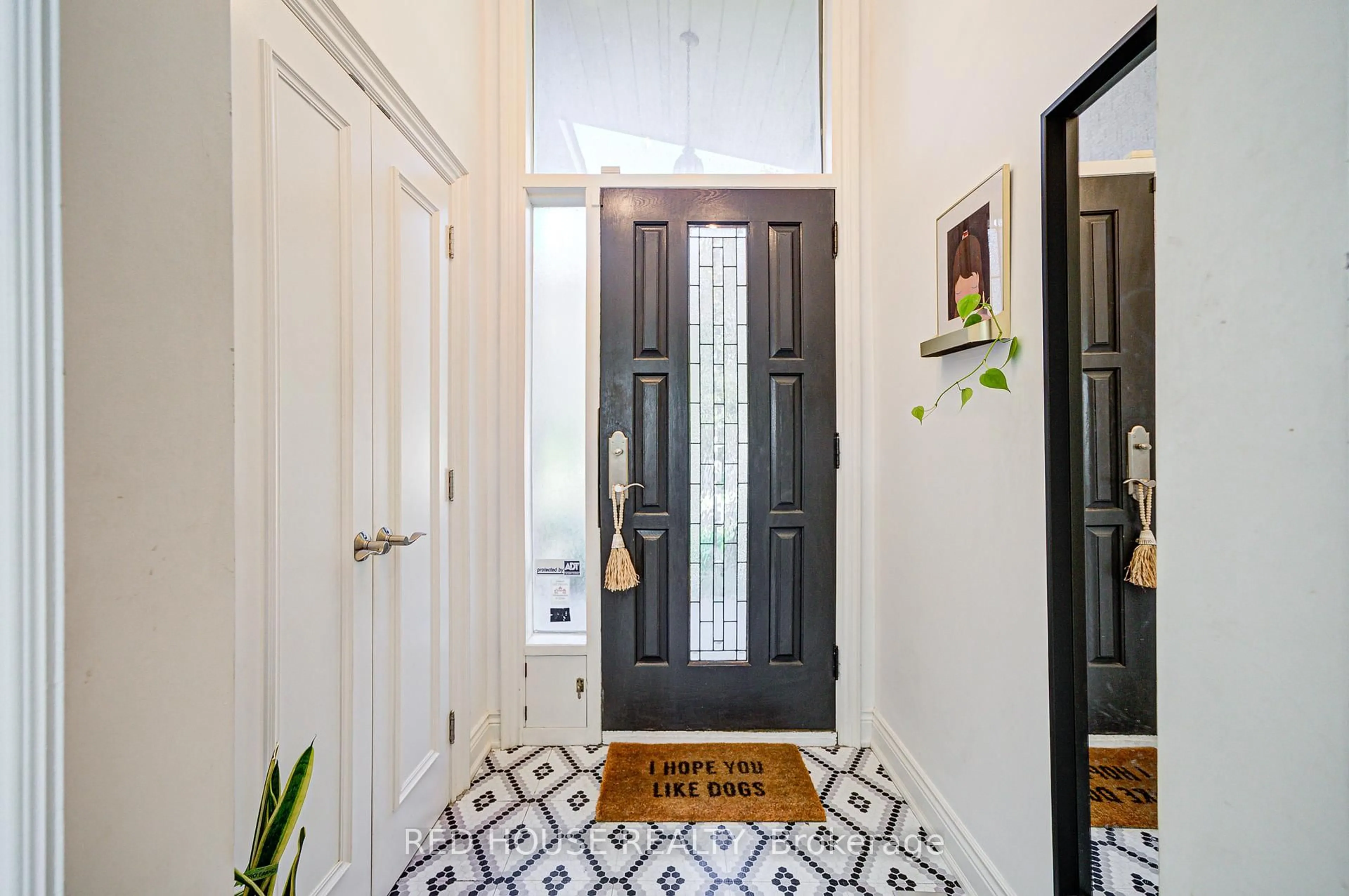 Indoor entryway for 211 Torresdale Ave, Toronto Ontario M2R 3E7
