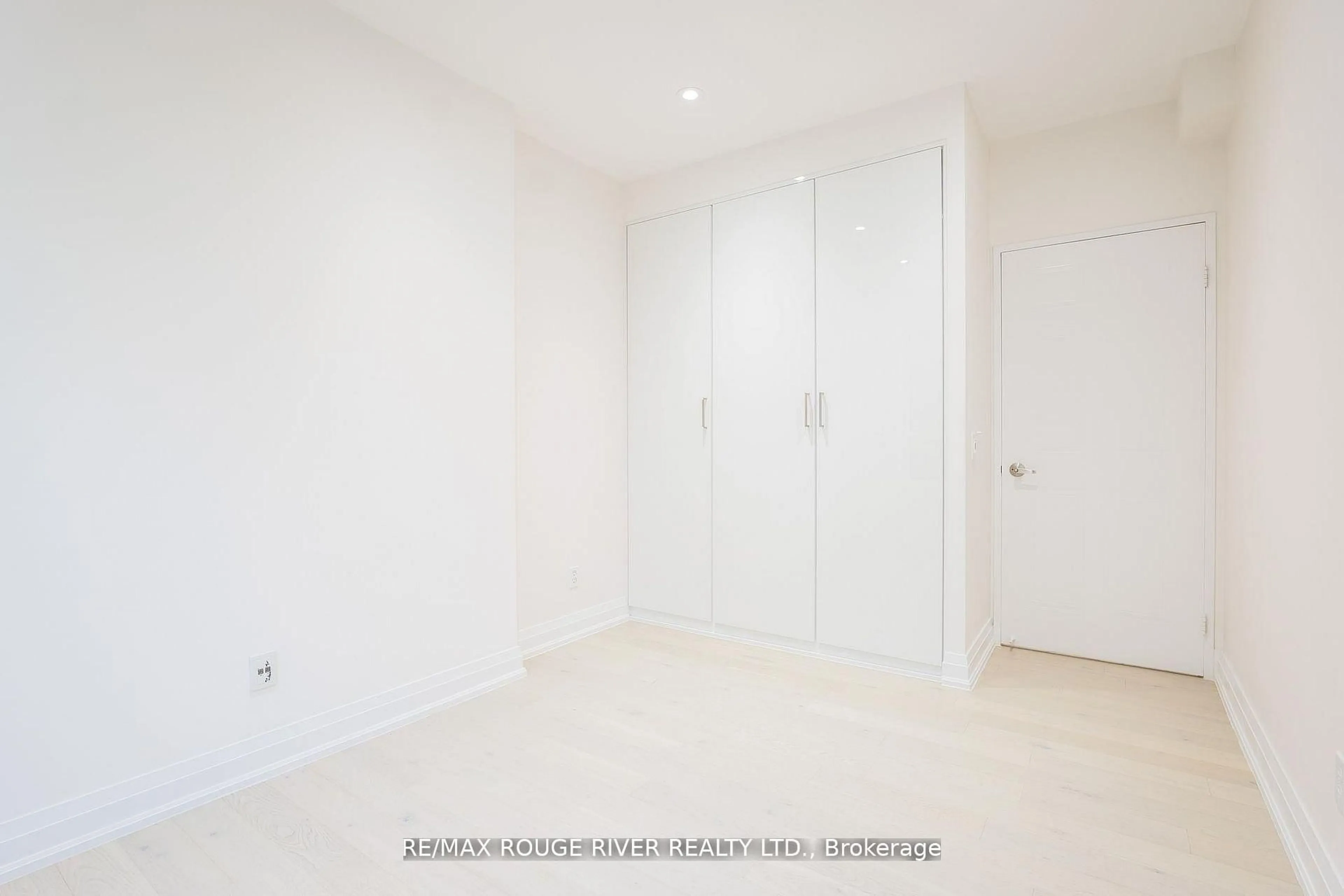 Unknown for 238 Doris Ave #109, Toronto Ontario M2N 6W1