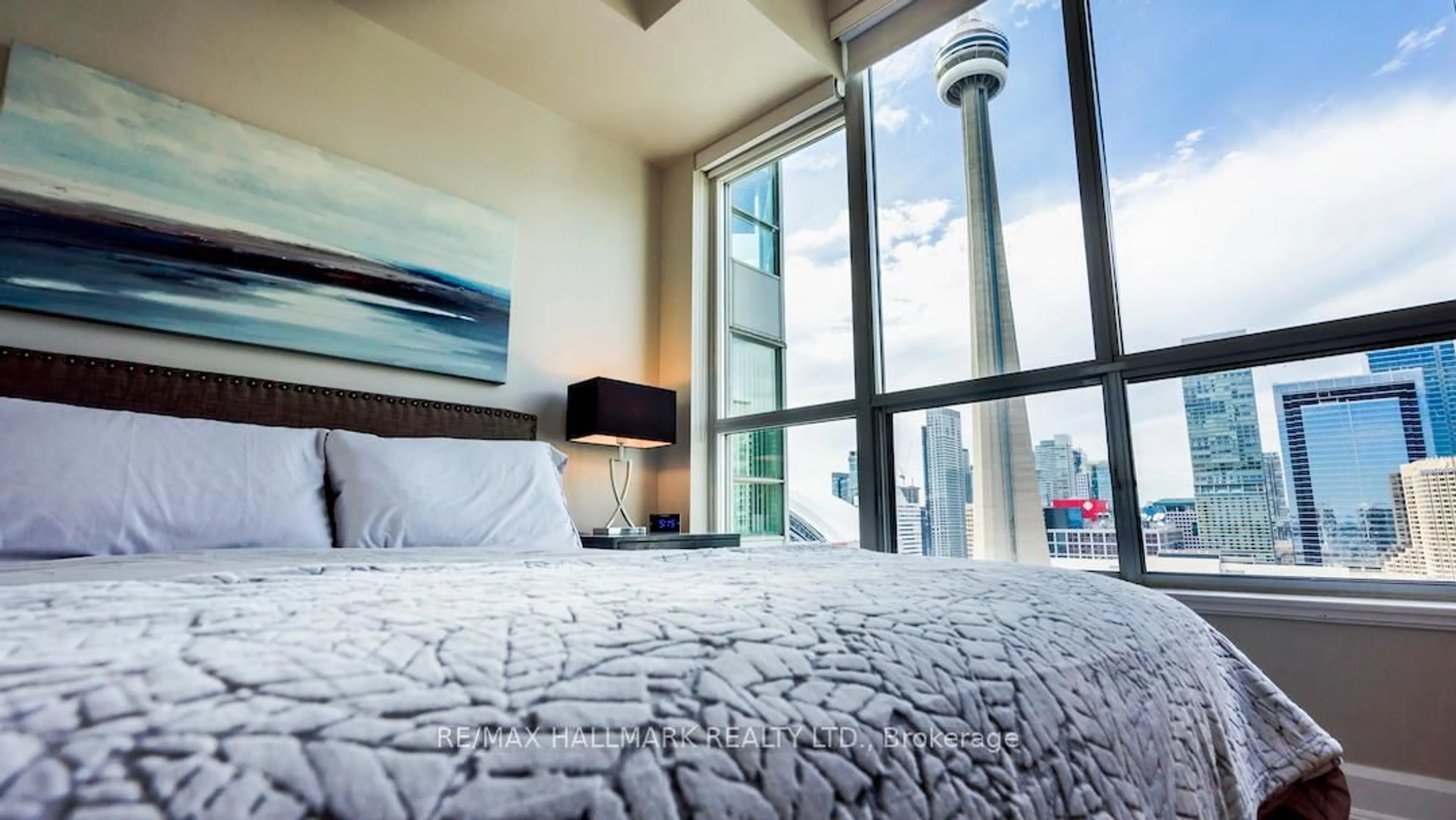Bedroom with bed, carpet floor for 230 Queens Quay #2525, Toronto Ontario M5J 2Y7