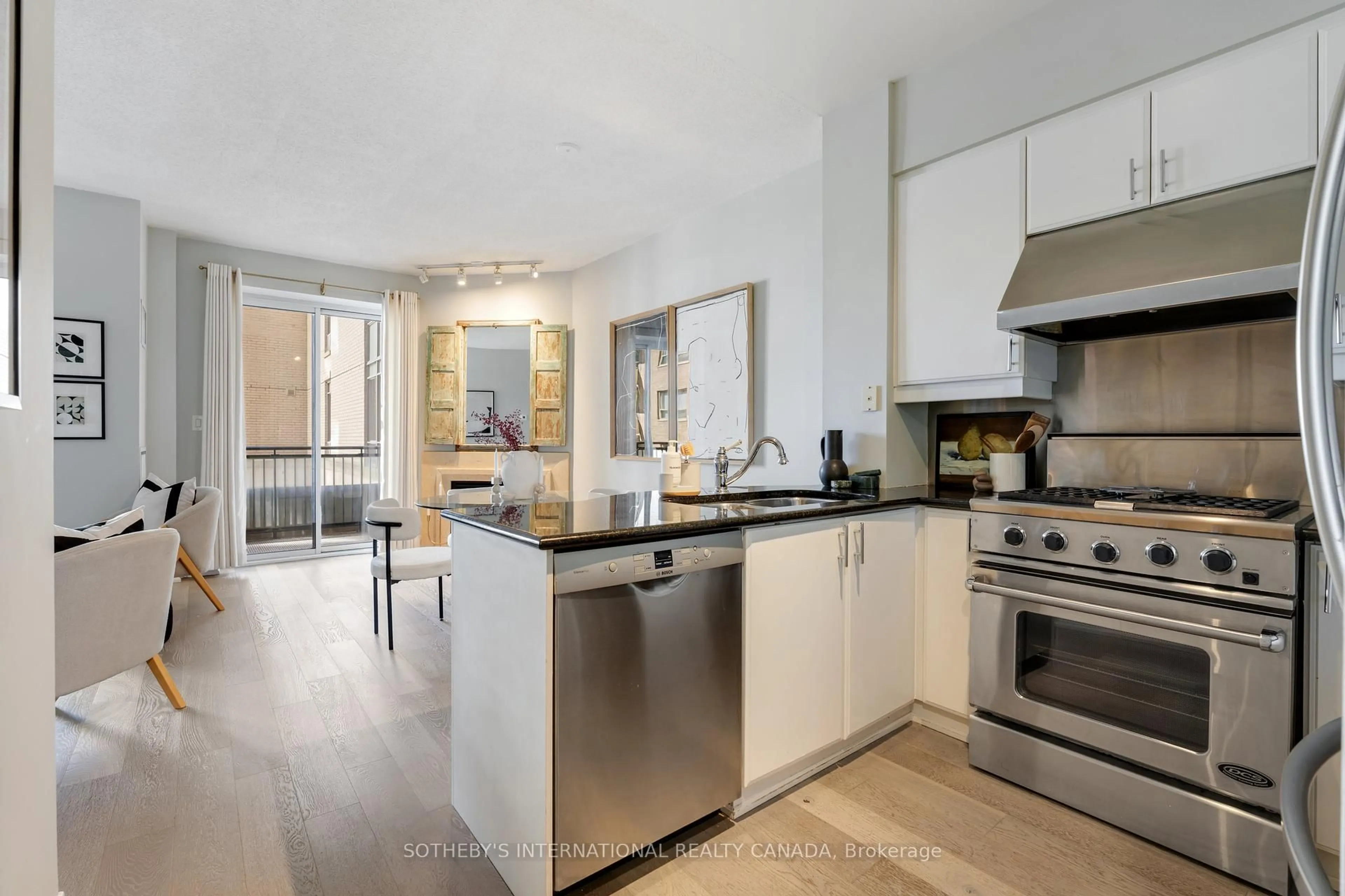 Open concept kitchen, unknown for 99 Avenue Rd #207, Toronto Ontario M5R 2G5