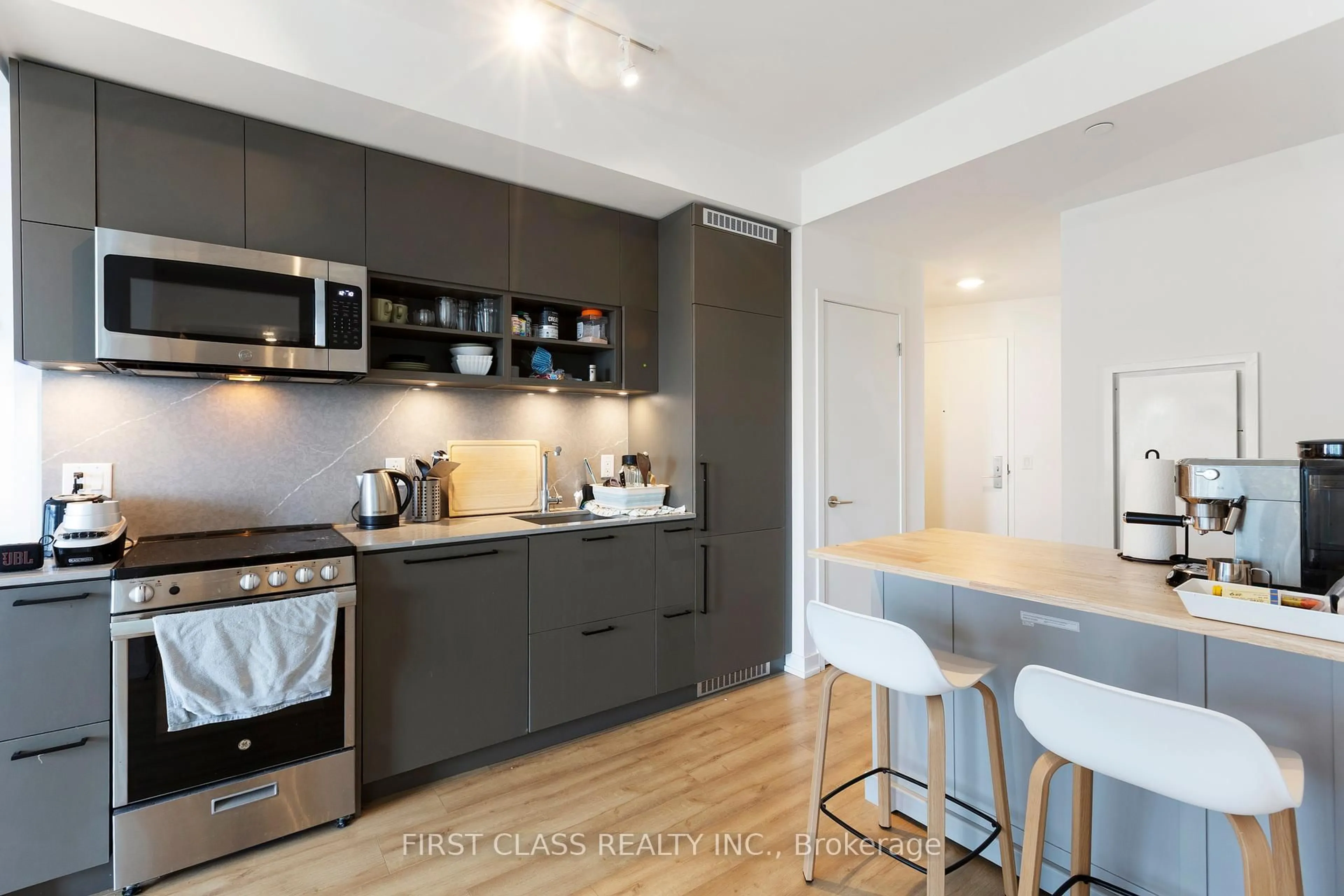 Open concept kitchen, unknown for 135 East Liberty St #2606, Toronto Ontario M6K 0G7