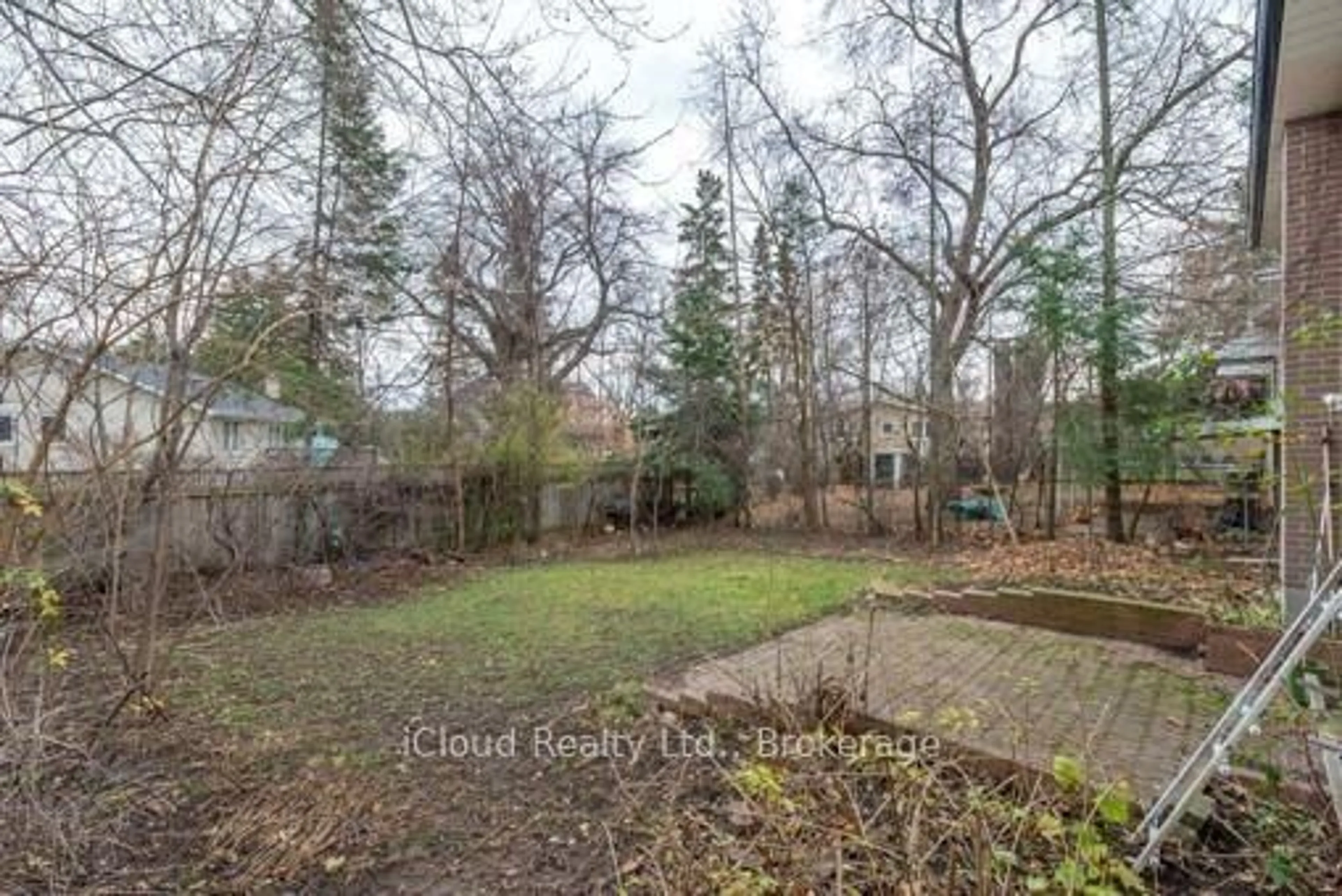 Patio, forest/trees view for 3053 Bayview Ave, Toronto Ontario M2K 1G1