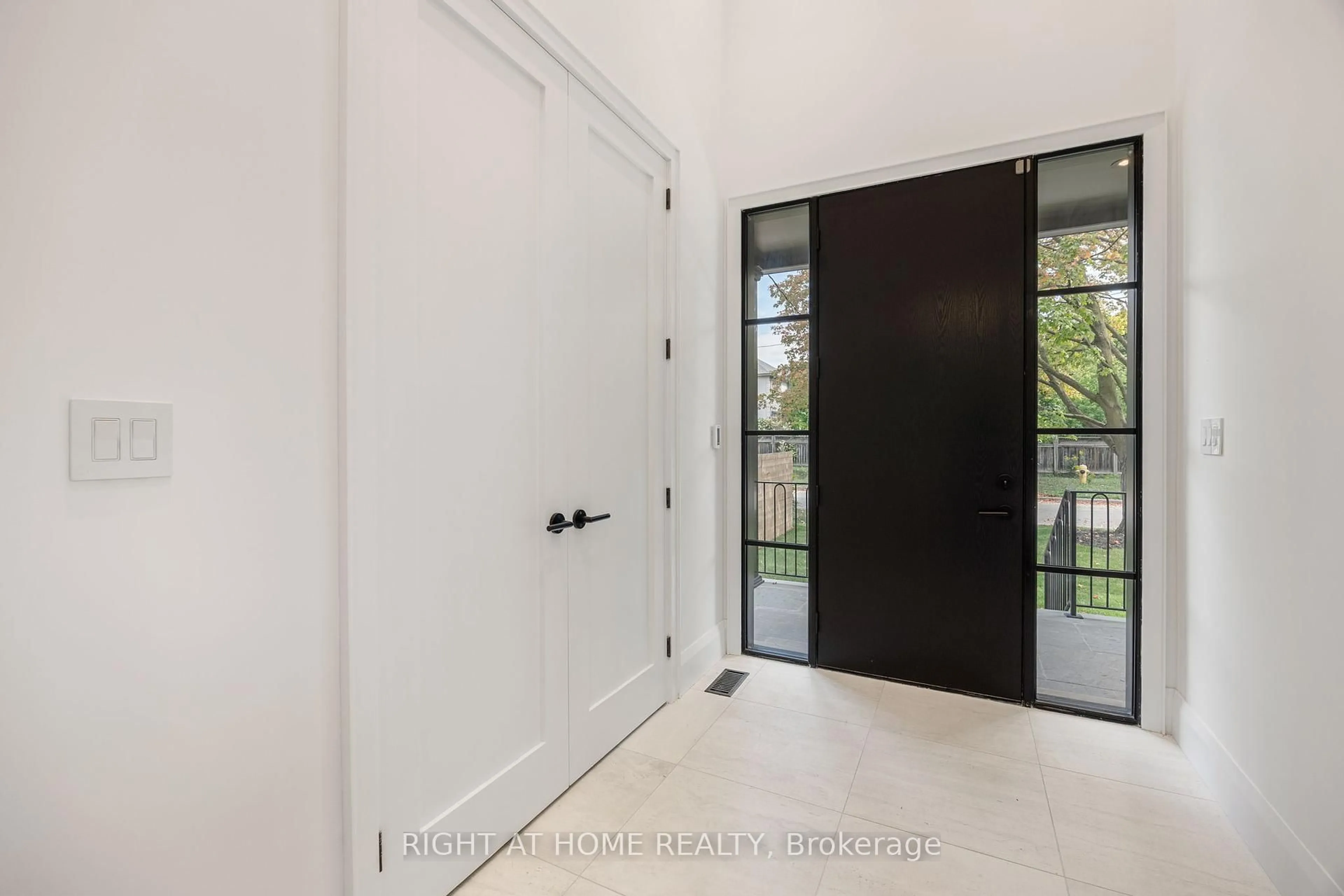 Indoor entryway for 120 Hammell St St, Toronto Ontario M3H 2P5