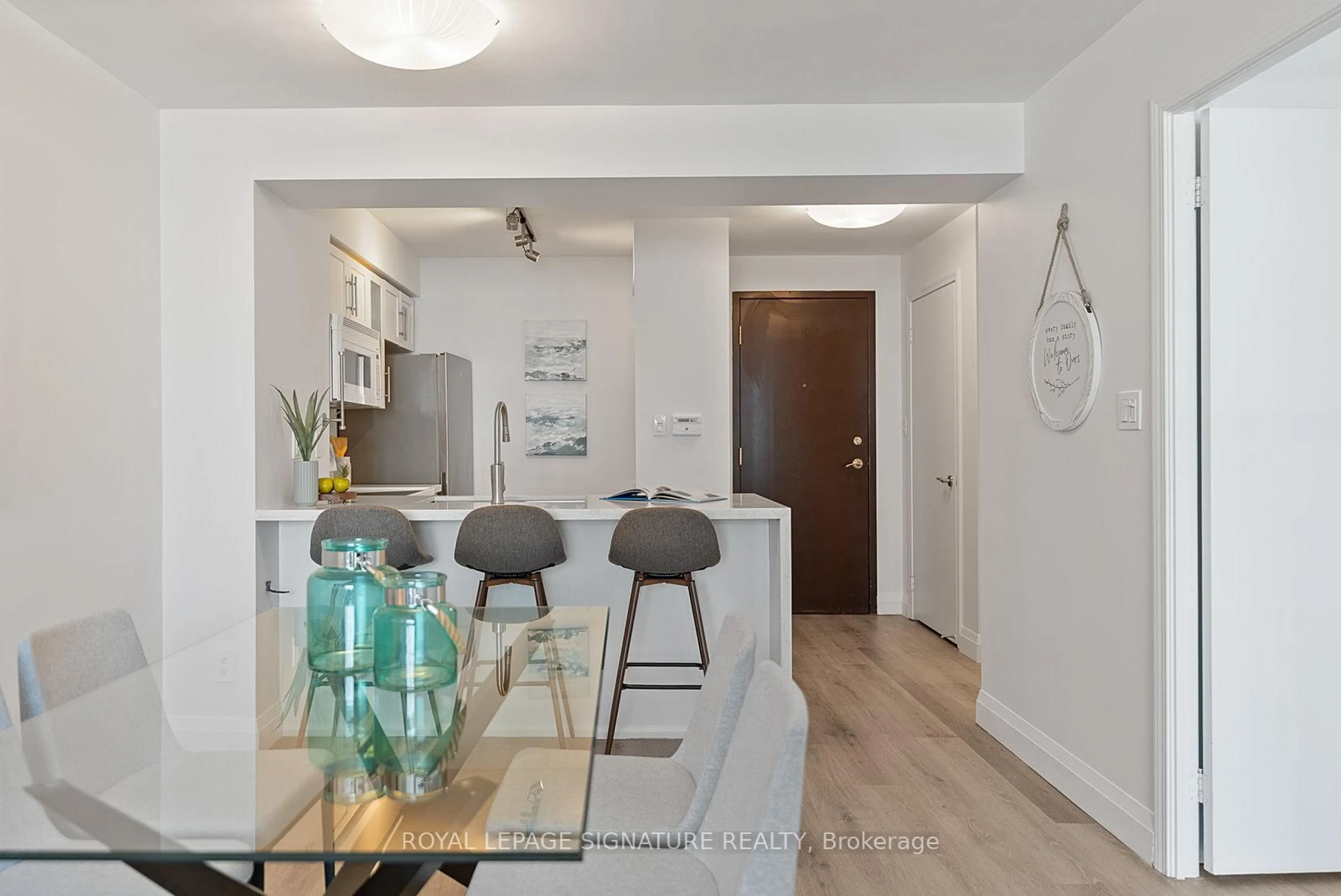 Open concept kitchen, unknown for 410 Queens Quay #1407, Toronto Ontario M5V 3T1