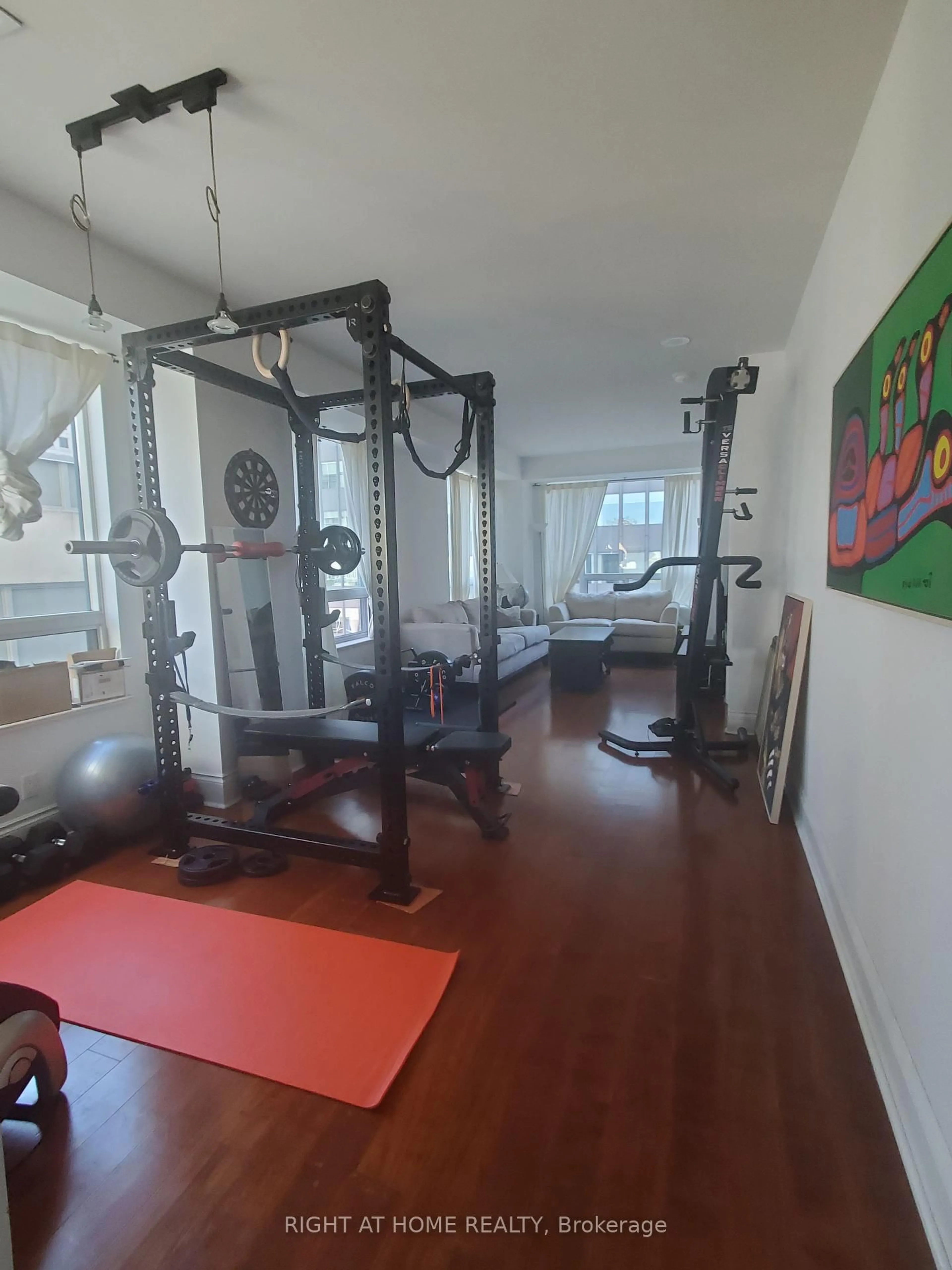 A pic of a room for 102 Bloor St #809, Toronto Ontario M5S 1M8
