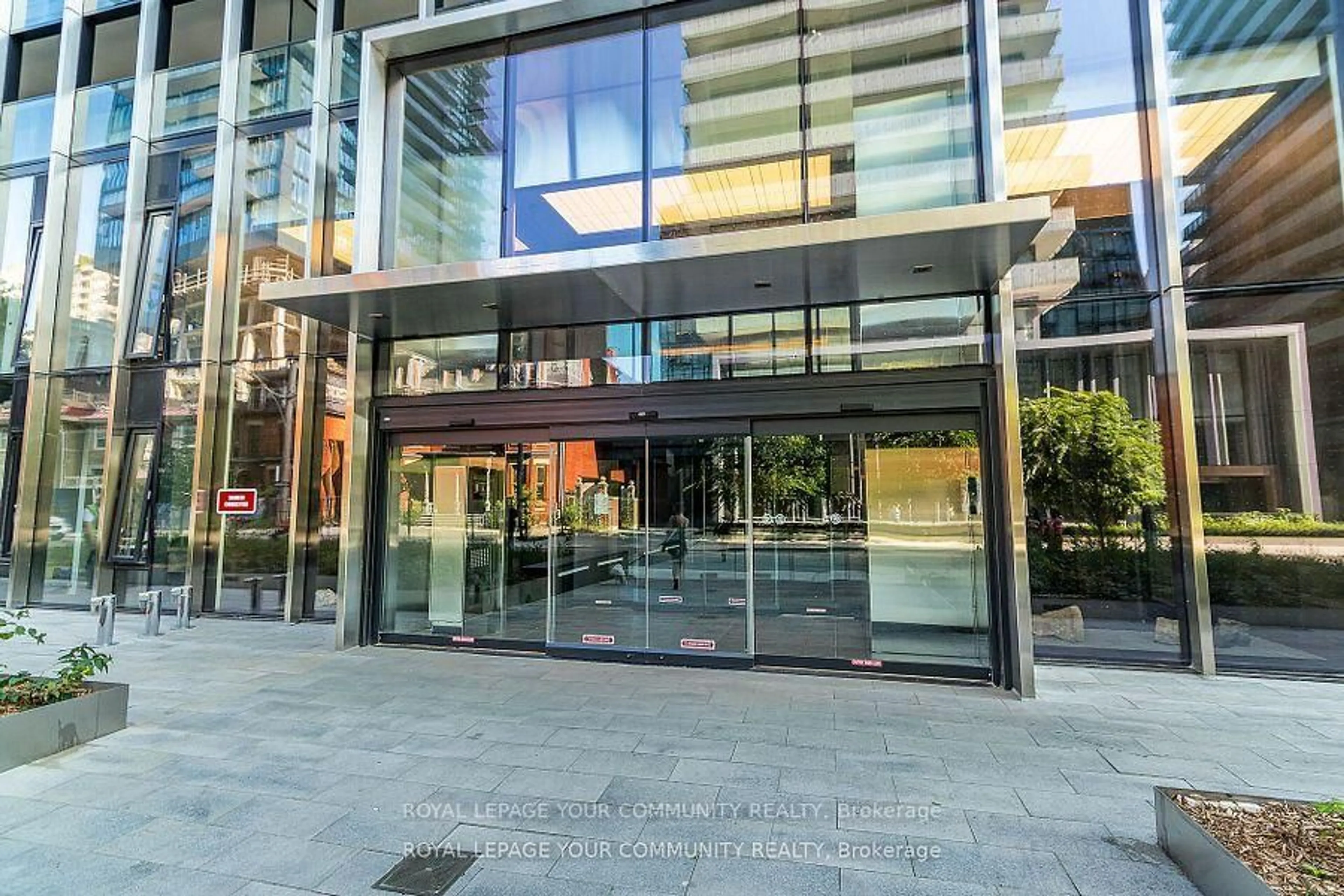 Indoor foyer for 55 Charles St #1706, Toronto Ontario M4Y 1S9