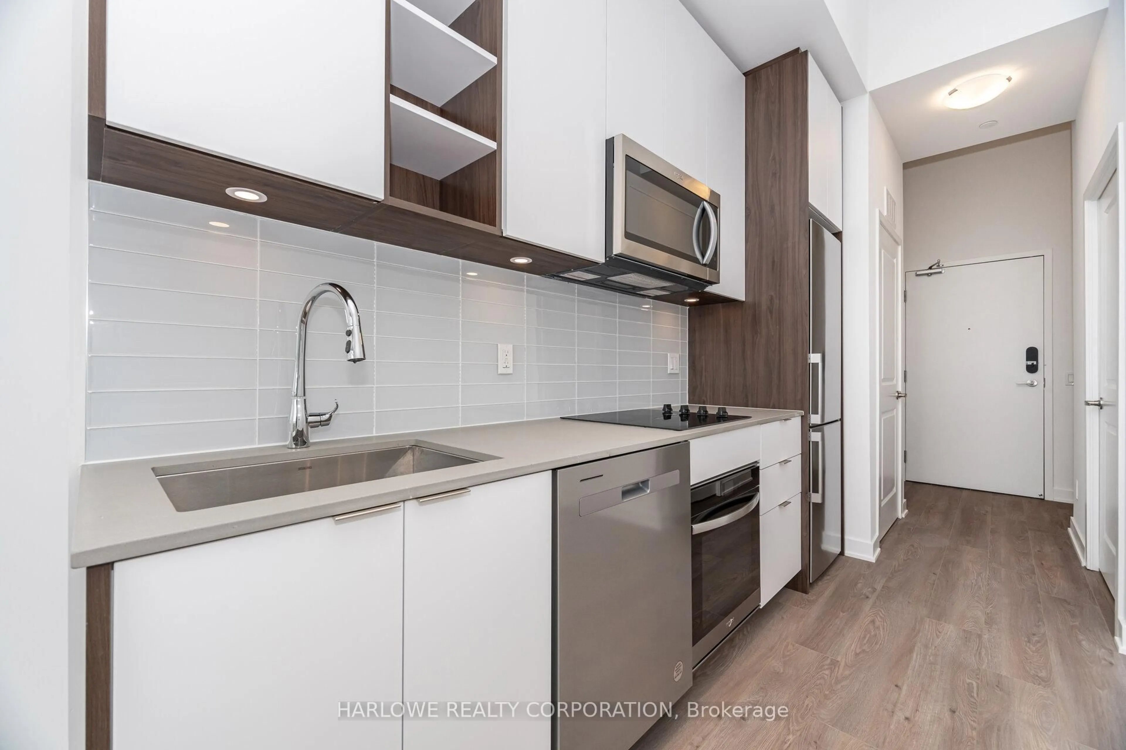 Standard kitchen, unknown for 543 Richmond St #LPH01, Toronto Ontario M5V 0W9