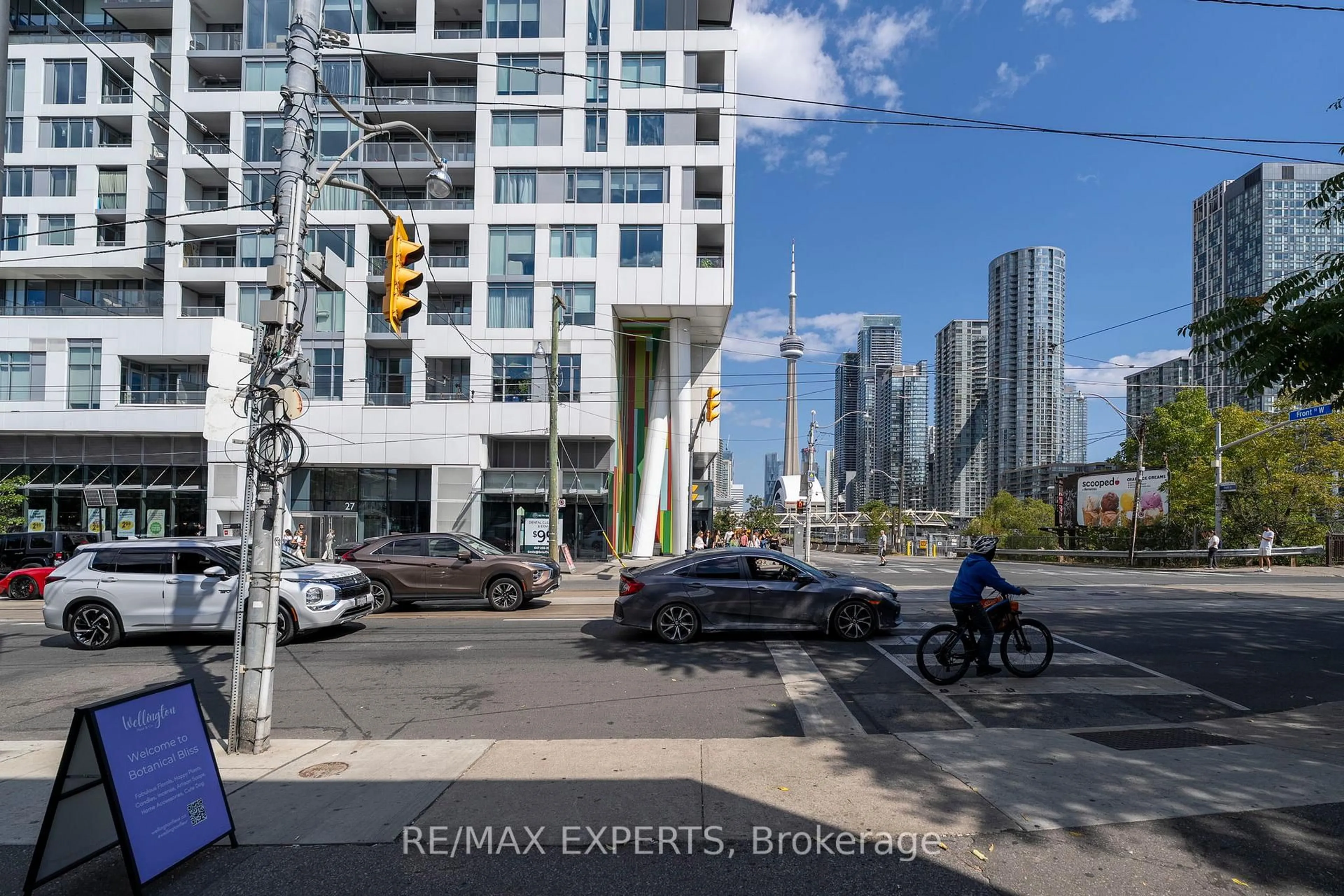 Unknown for 27 Bathurst St, Toronto Ontario M5V 0R1