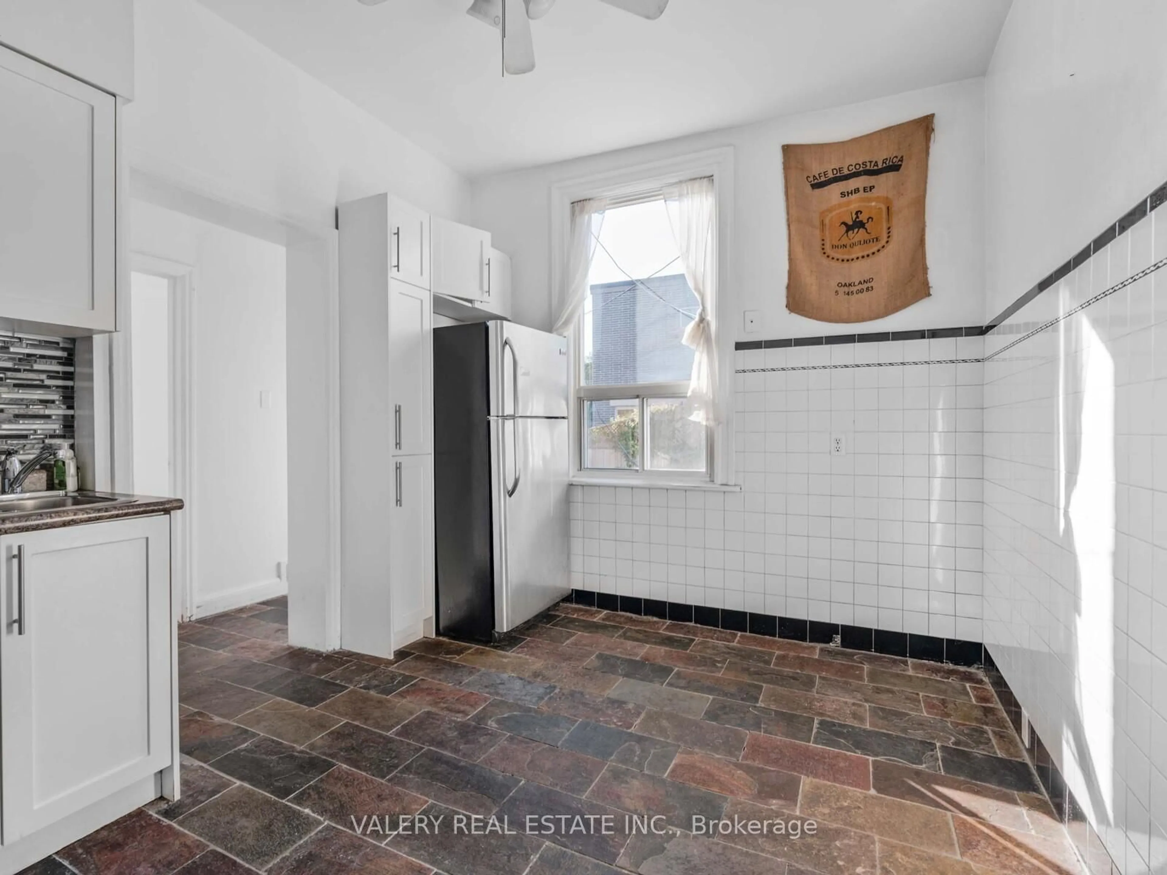 Standard kitchen, ceramic/tile floor for 7 Ellsworth Ave, Toronto Ontario M6G 2K4