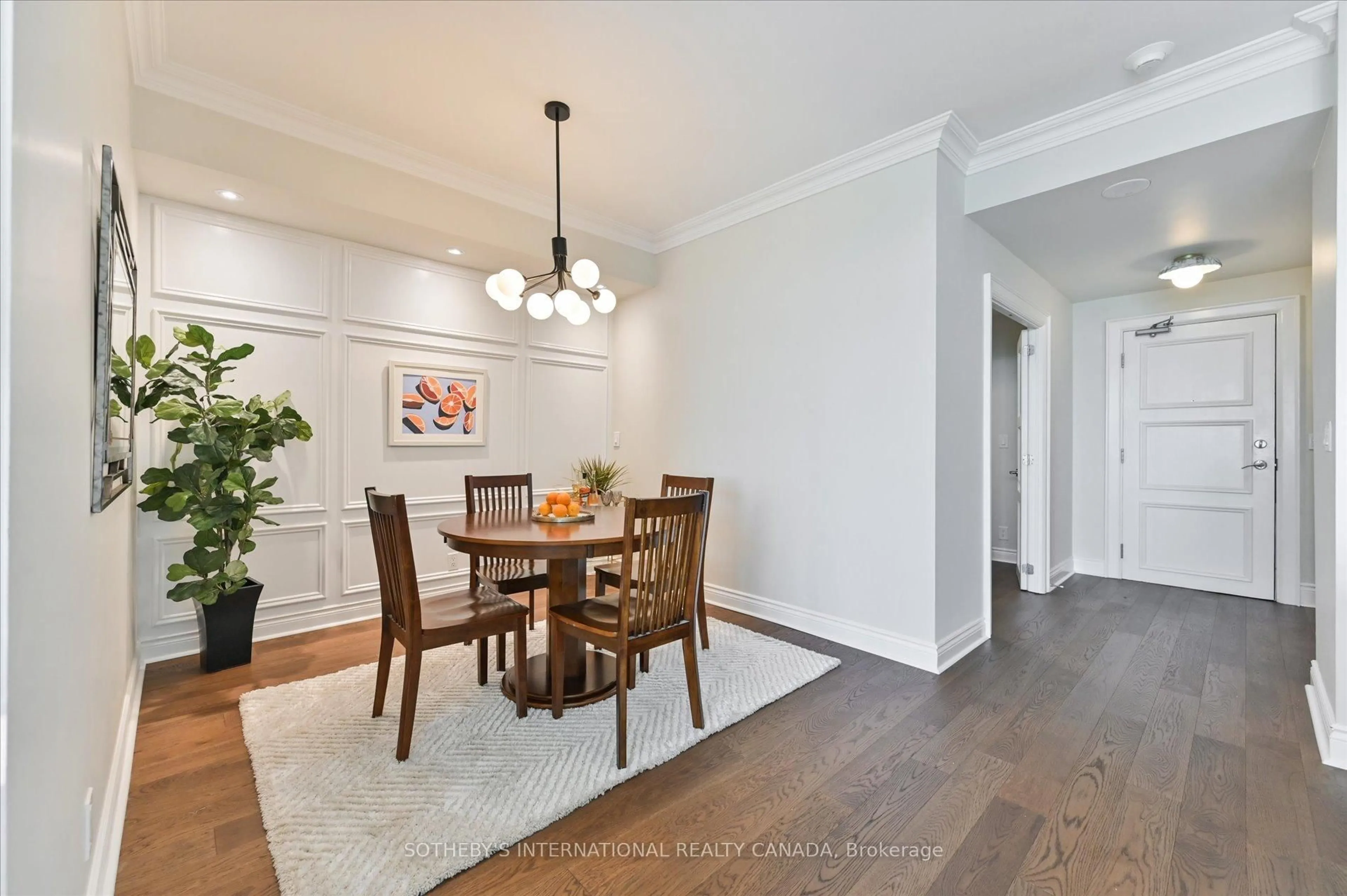 Dining room, wood/laminate floor for 10 Delisle Ave #1101, Toronto Ontario M4V 3C6