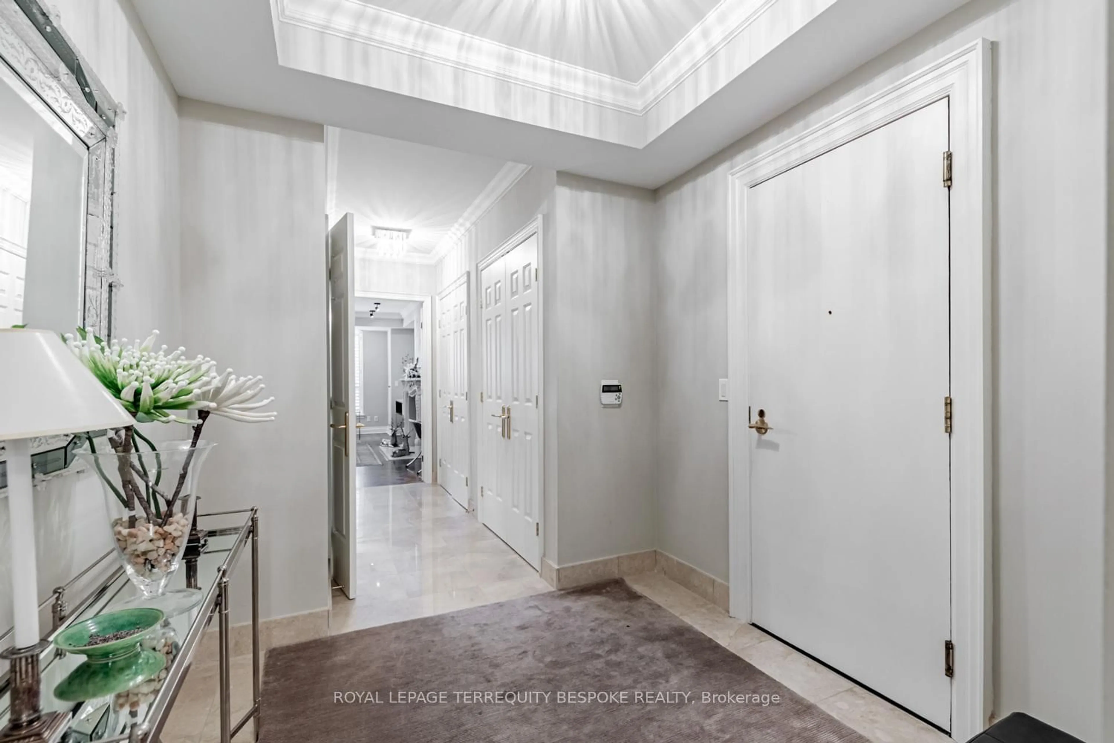 Indoor foyer for 8 Sultan St #201, Toronto Ontario M5S 1L7