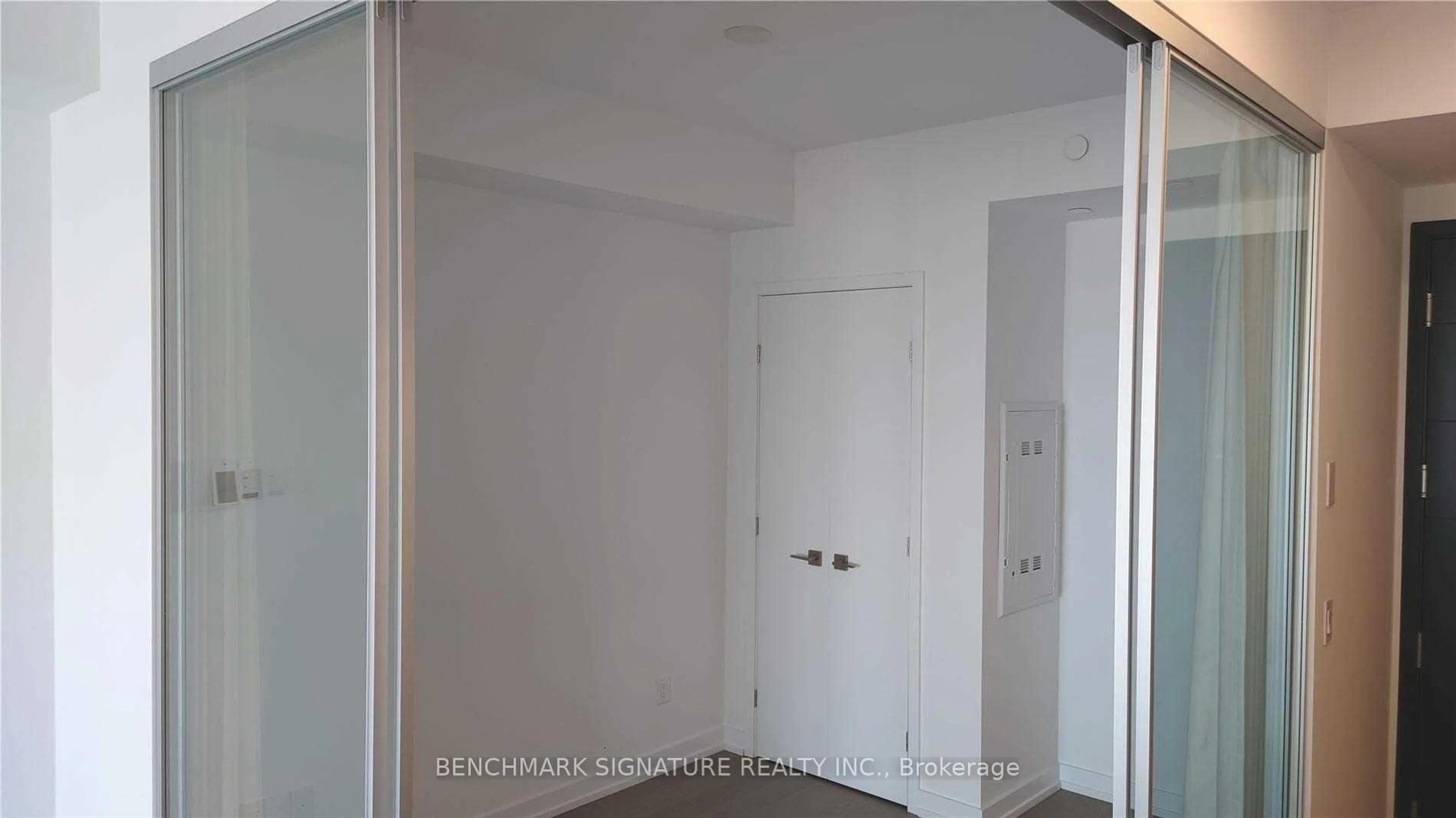 Indoor entryway for 488 University Ave #2805, Toronto Ontario M5G 0C1