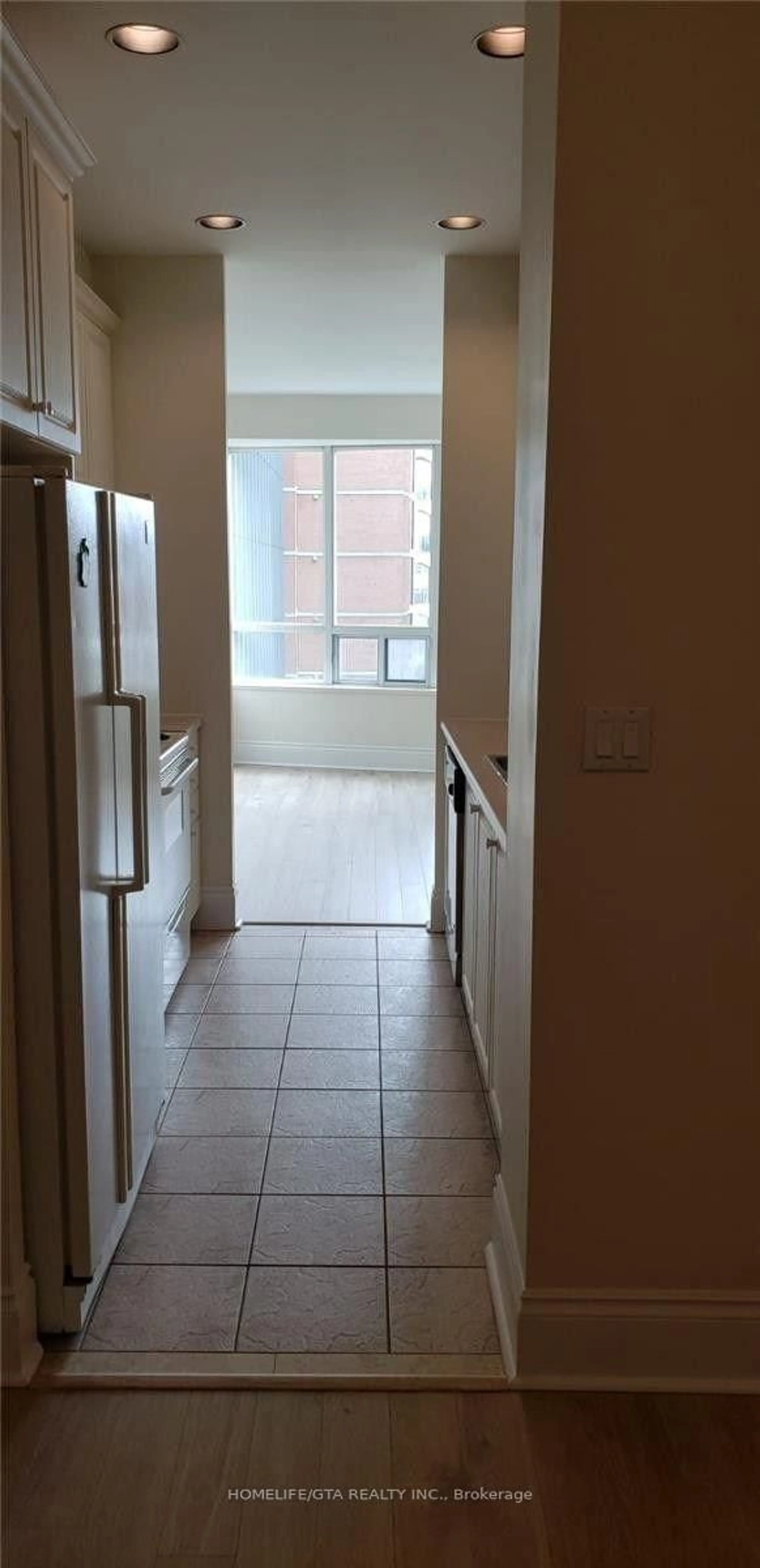 A pic of a room for 102 Bloor St #907, Toronto Ontario M5S 1M8