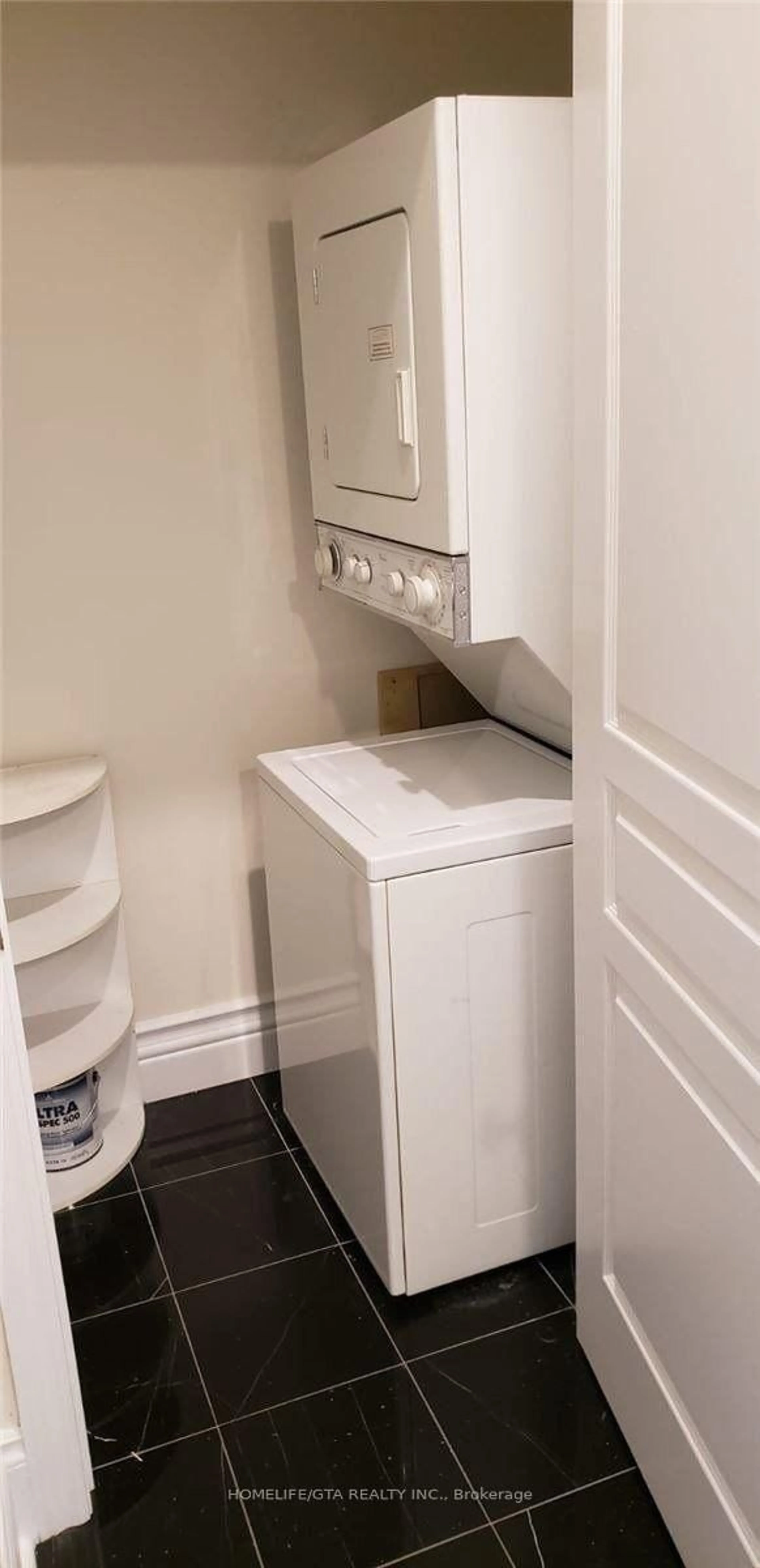A pic of a room for 102 Bloor St #907, Toronto Ontario M5S 1M8