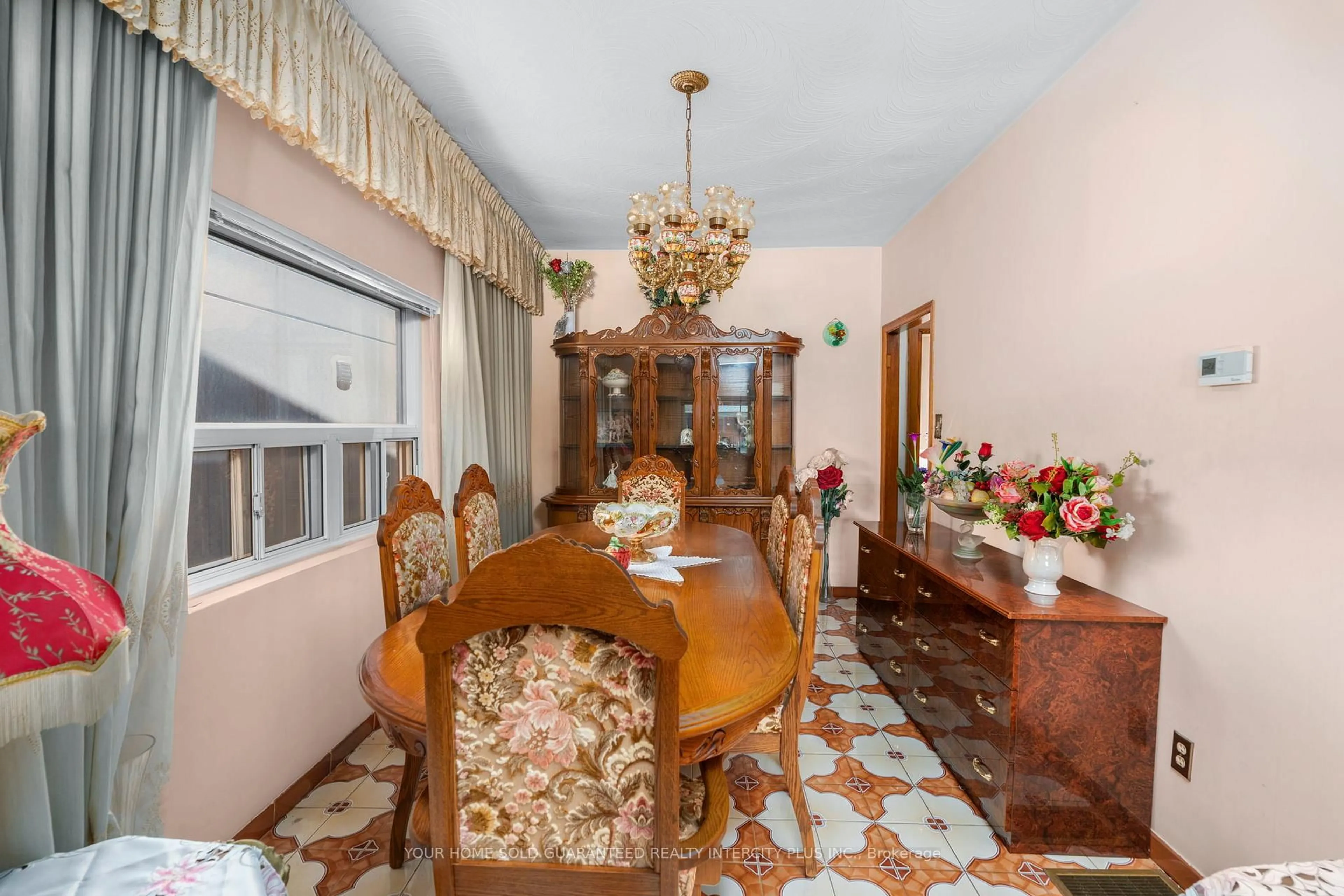 Dining room, unknown for 201 Westmount Ave, Toronto Ontario M6E 3M6