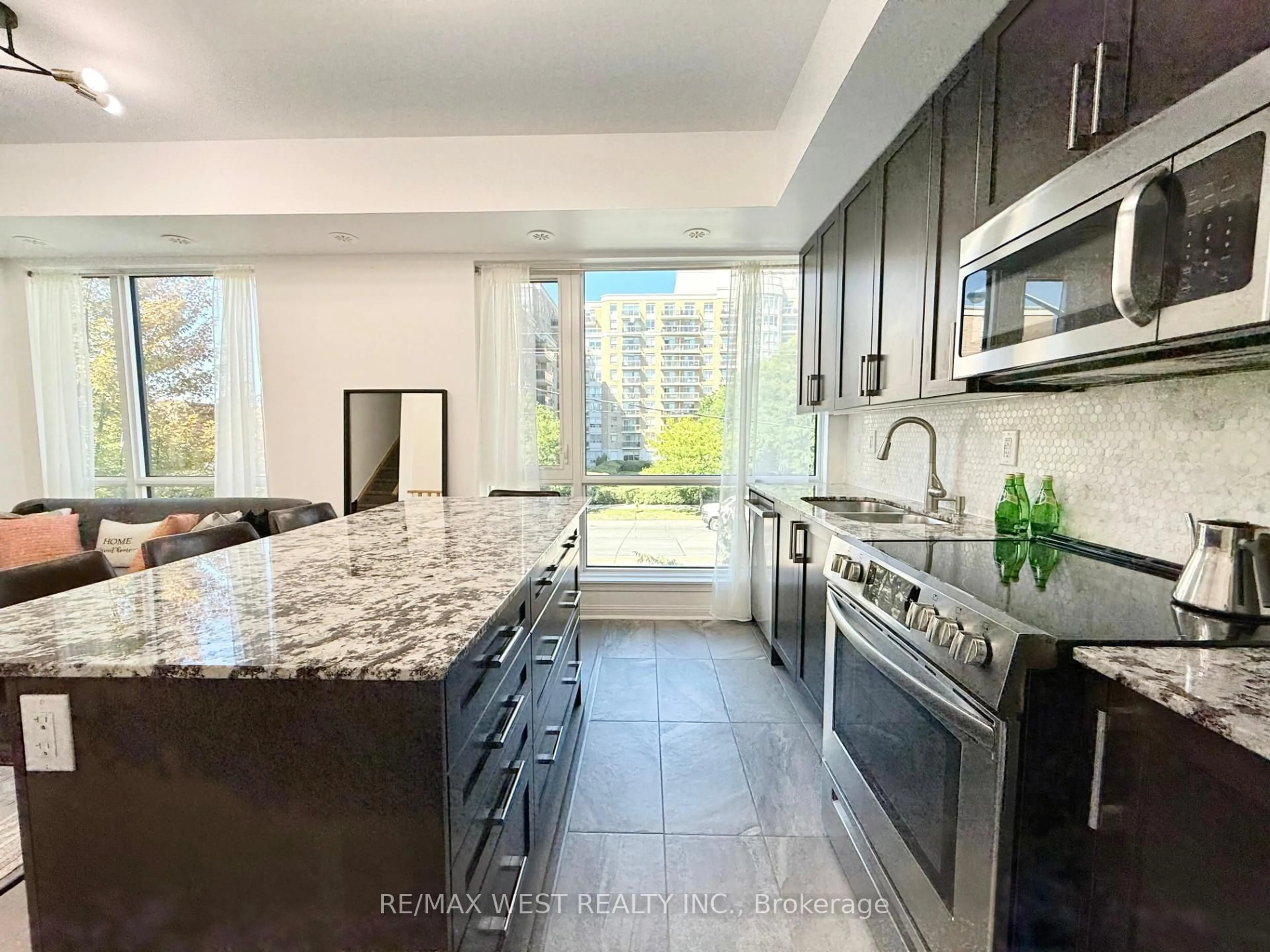 Unknown for 639 Lawrence Ave #310, Toronto Ontario M6A 1A9
