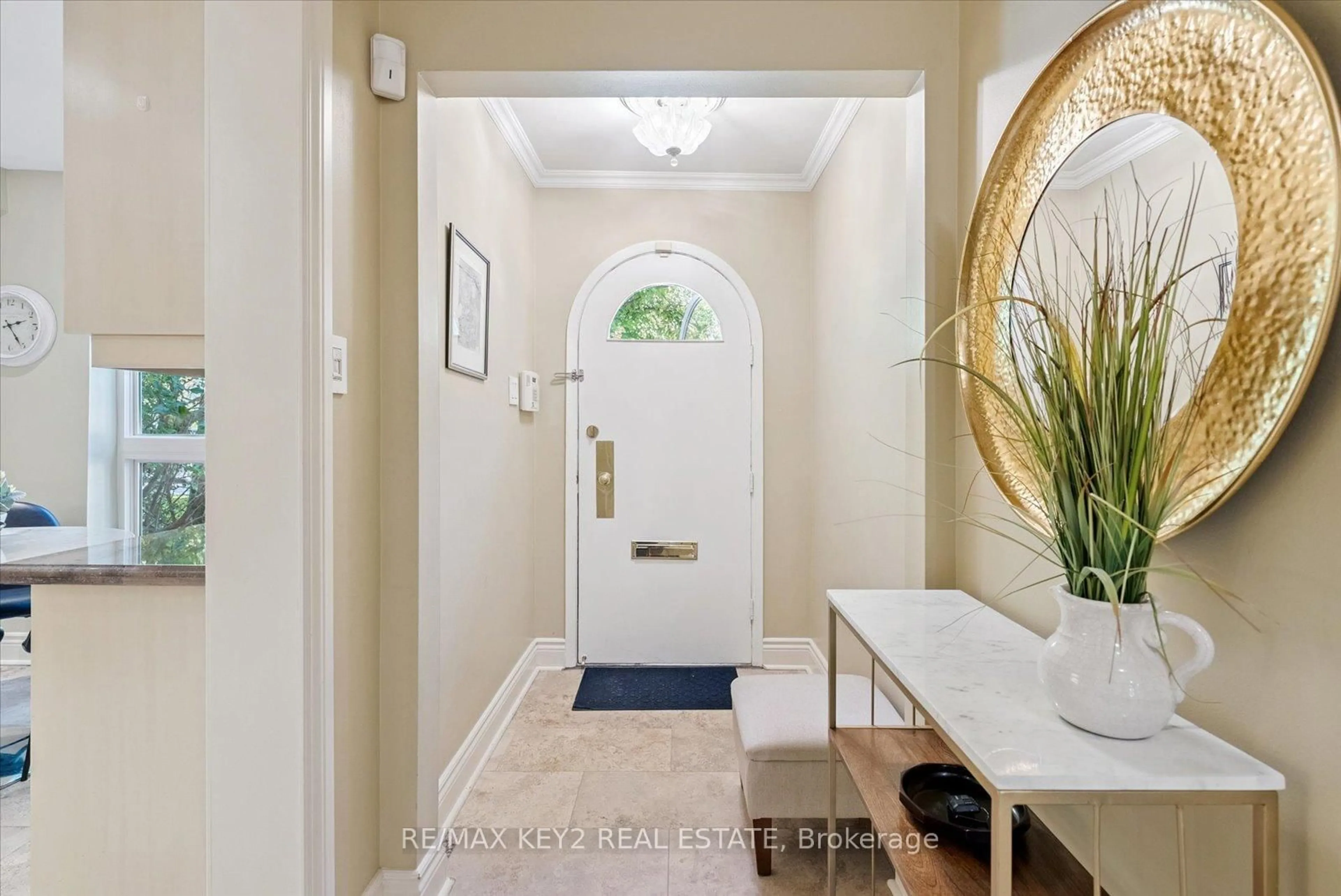 Indoor entryway for 34 Snowshoe Mill Way #201, Toronto Ontario M2L 1T5