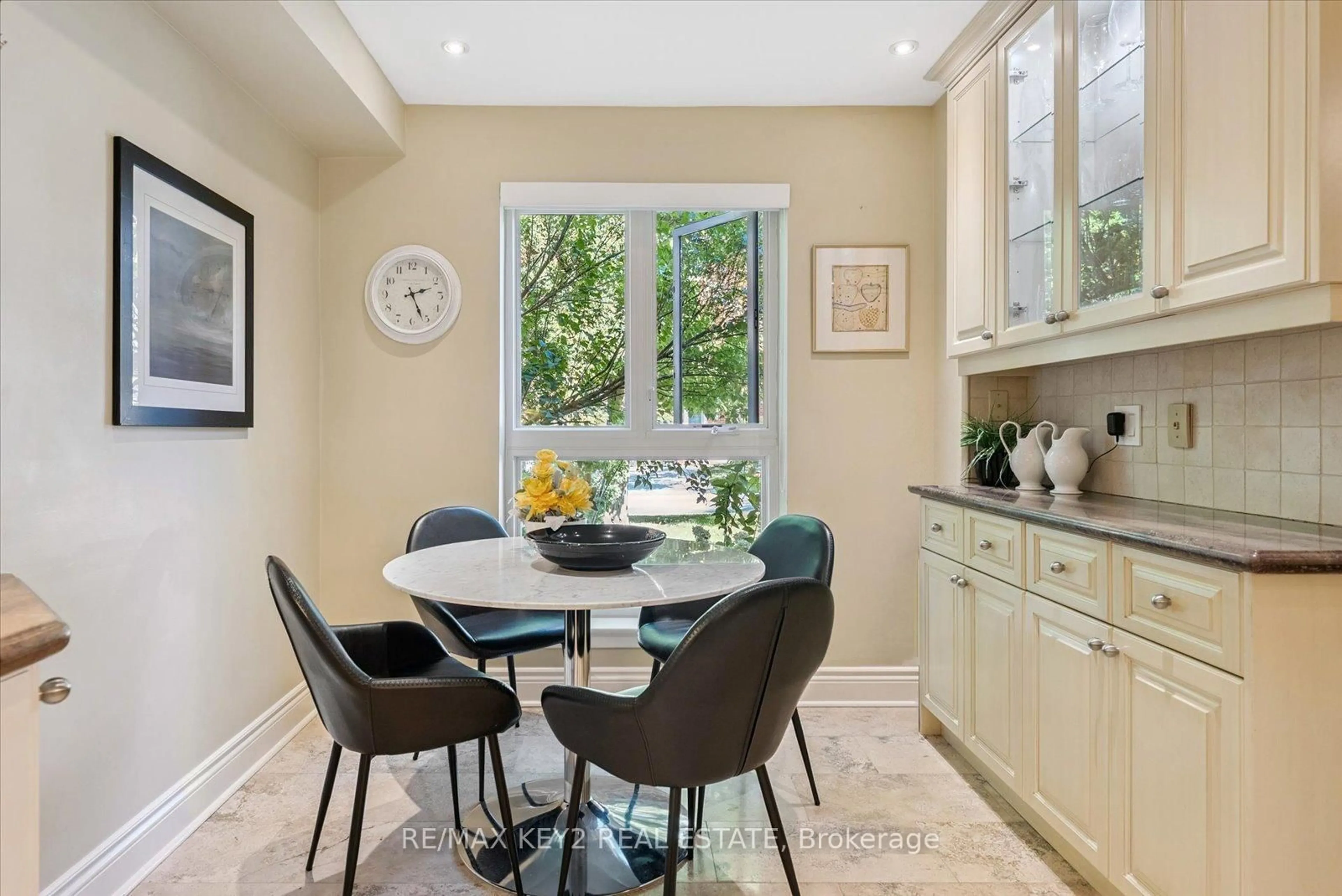 Contemporary kitchen, ceramic/tile floor for 34 Snowshoe Mill Way #201, Toronto Ontario M2L 1T5