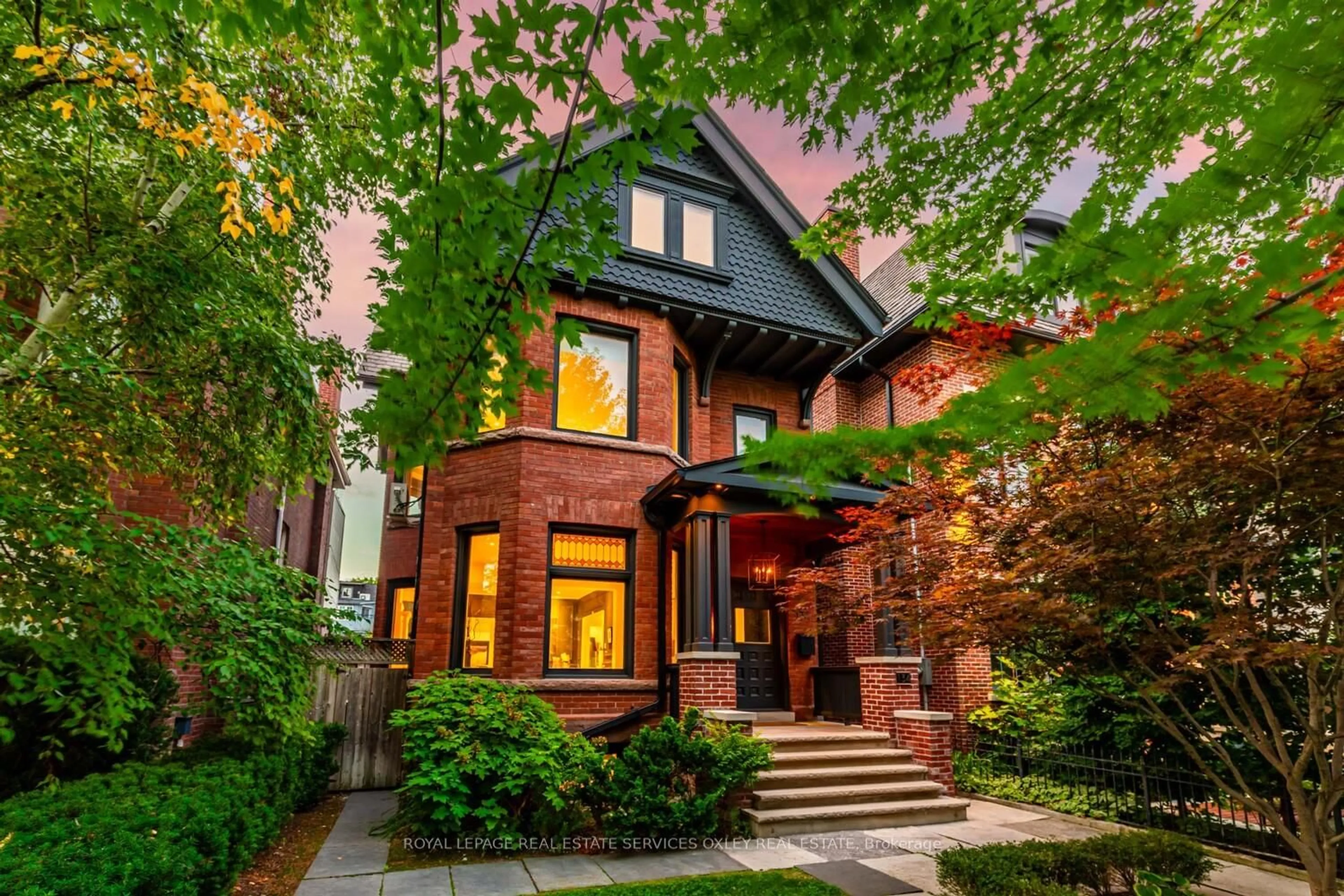 Home with brick exterior material, street for 134 Roxborough St, Toronto Ontario M5R 1V1