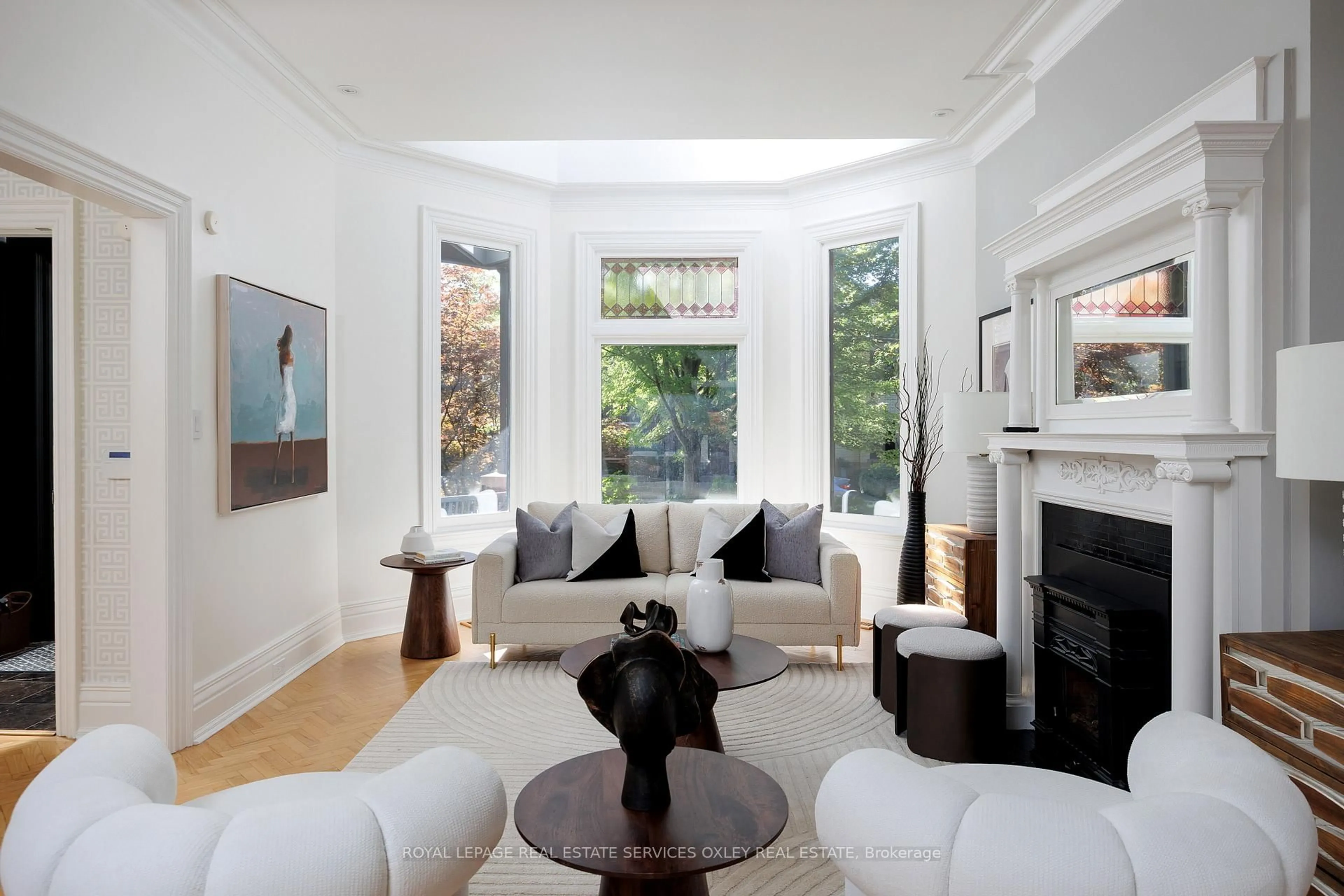 Living room with furniture, unknown for 134 Roxborough St, Toronto Ontario M5R 1V1