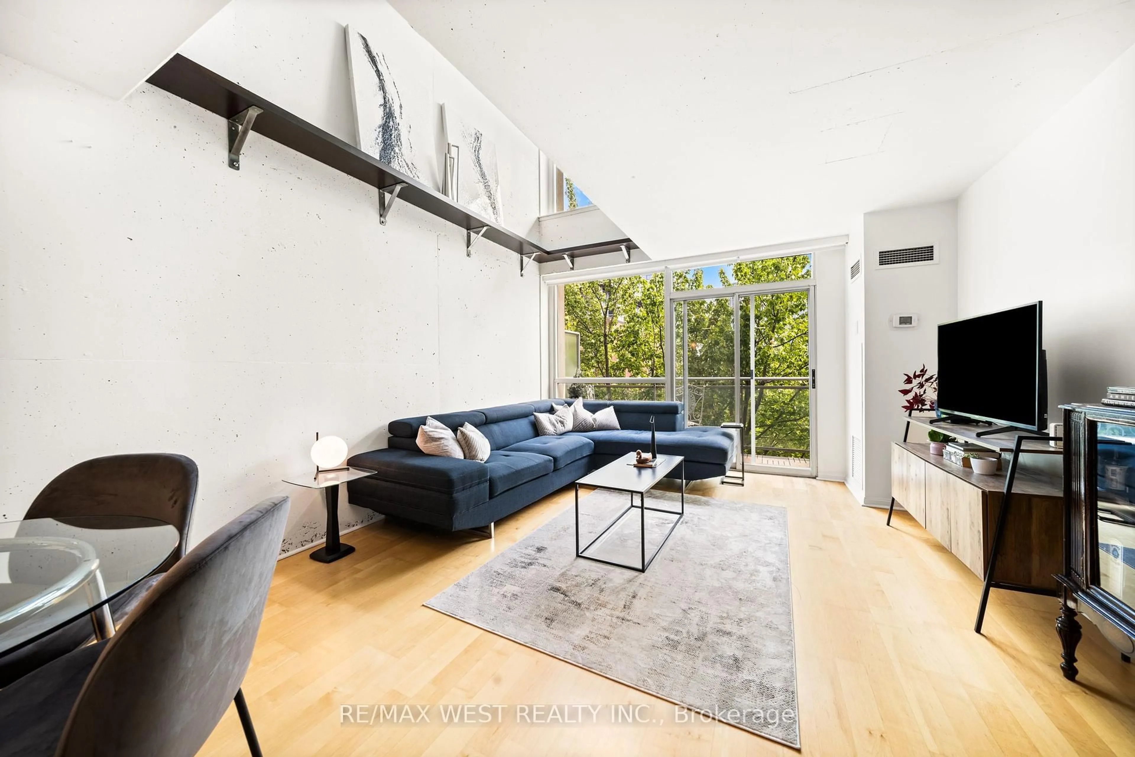 Living room with furniture, unknown for 954 King St #510, Toronto Ontario M6K 3L9