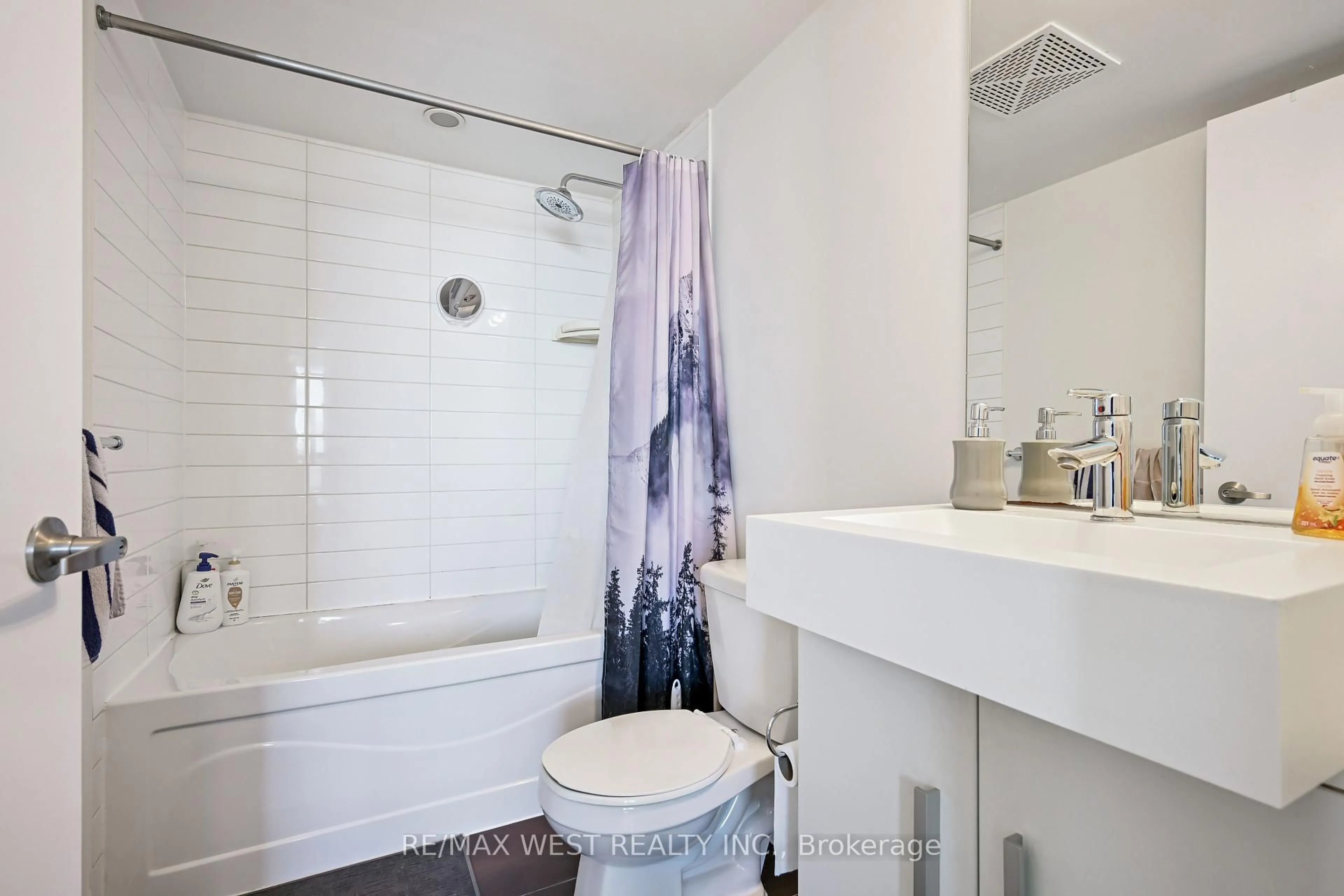 Standard bathroom, ceramic/tile floor for 38 Dan Leckie Way #2612, Toronto Ontario M5V 2V6
