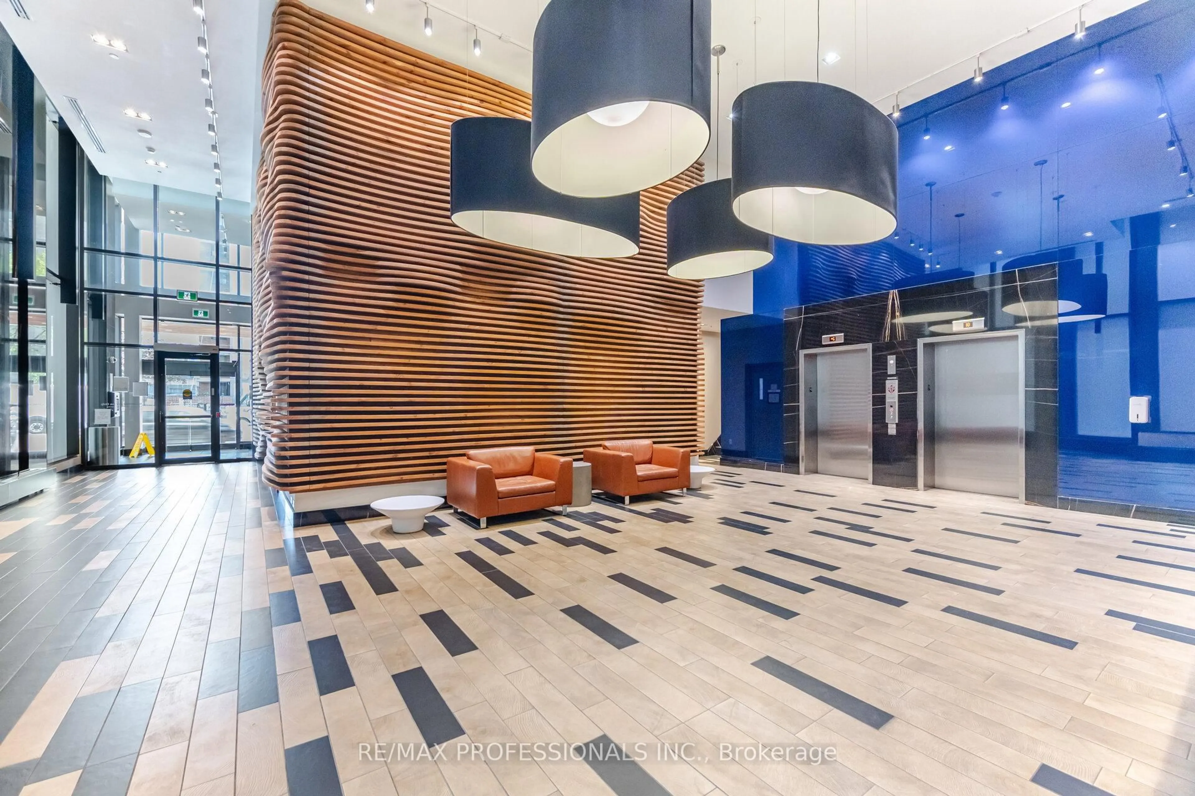 Lobby for 111 Bathurst St #716, Toronto Ontario M5V 0M9