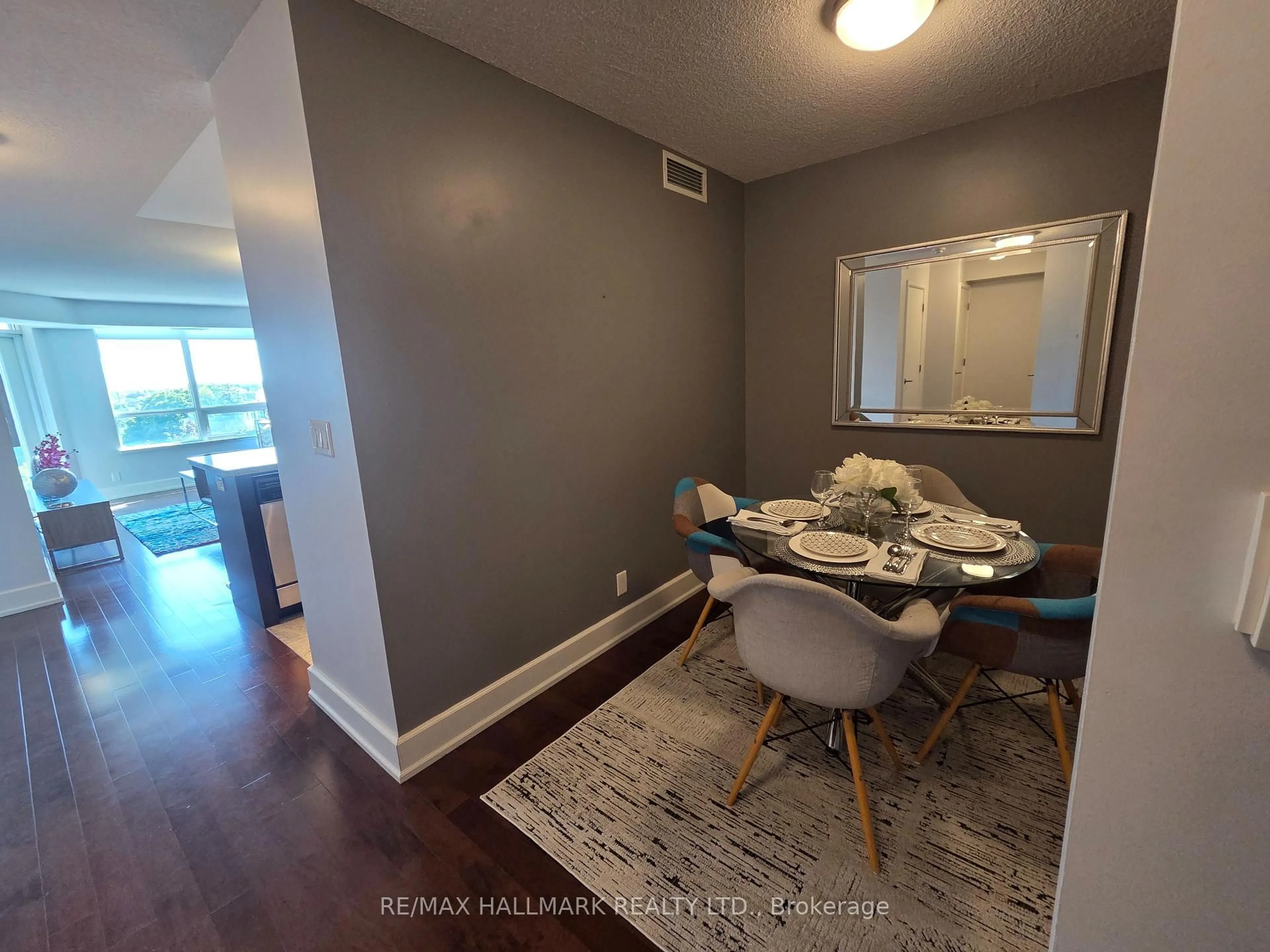 A pic of a room for 676 Sheppard Ave #507, Toronto Ontario M2K 3E7