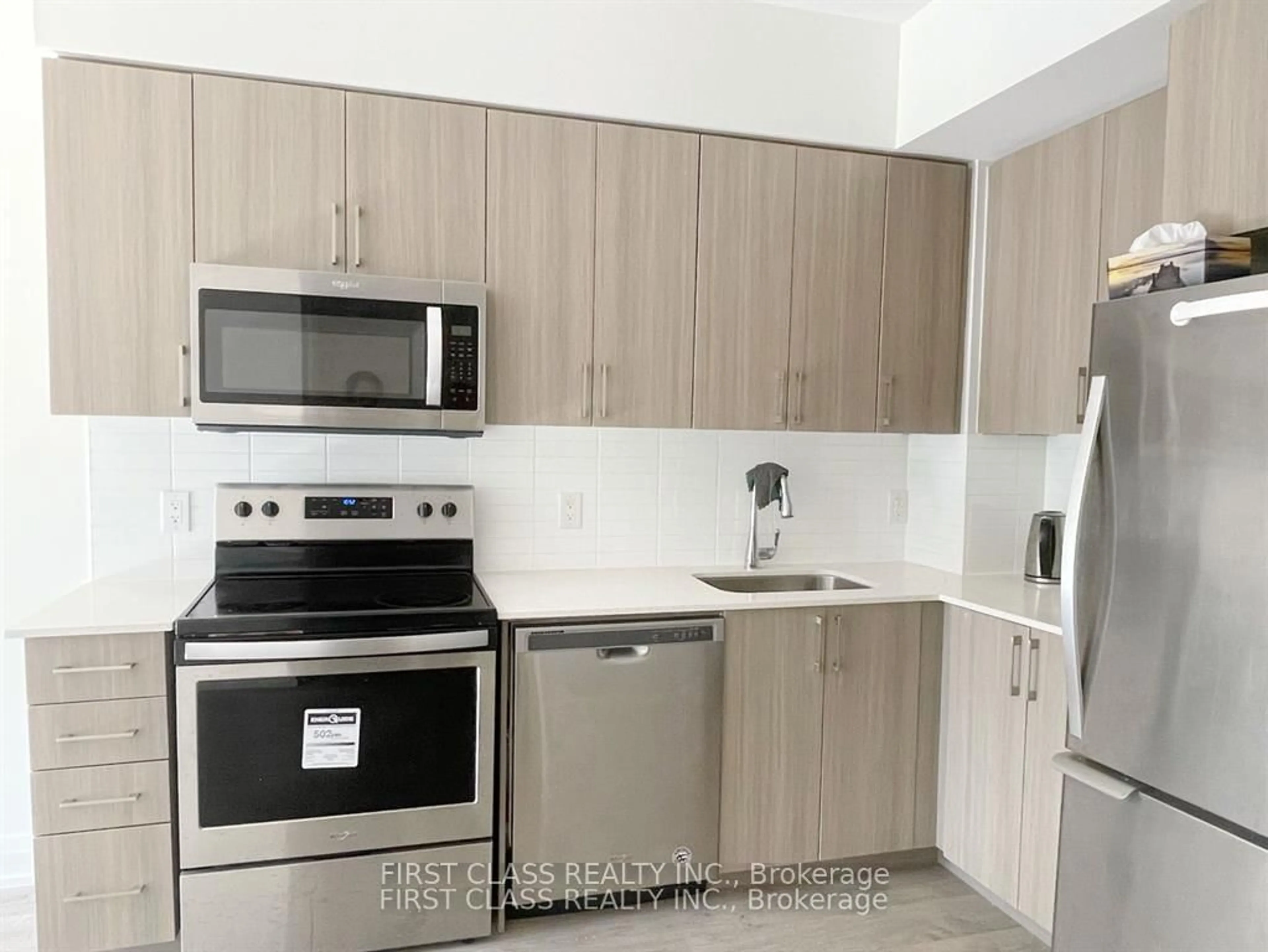 Standard kitchen, unknown for 591 Sheppard Ave #708, Toronto Ontario M2K 0G2