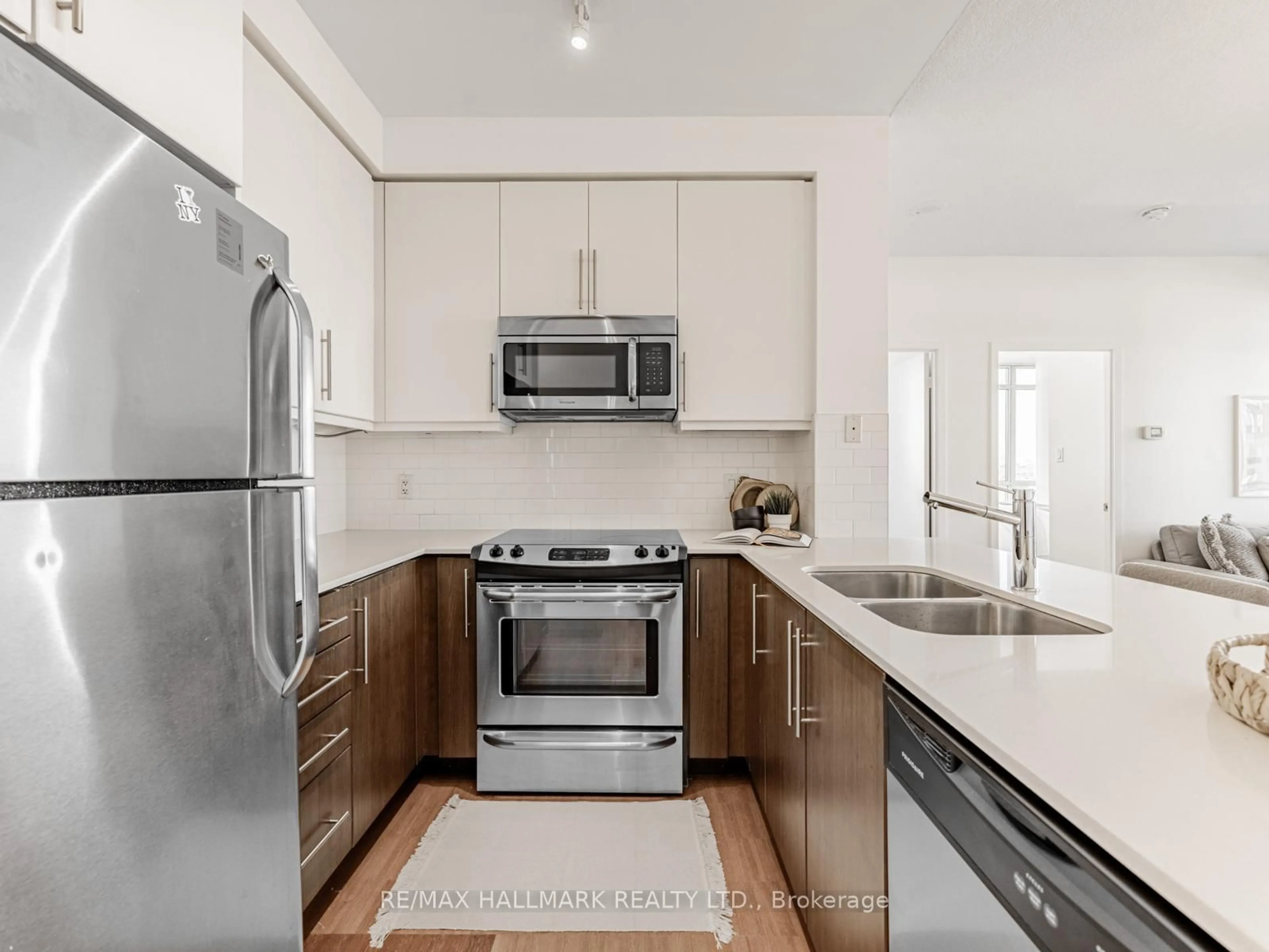 Unknown for 1171 Queen St #1104, Toronto Ontario M6J 0A5