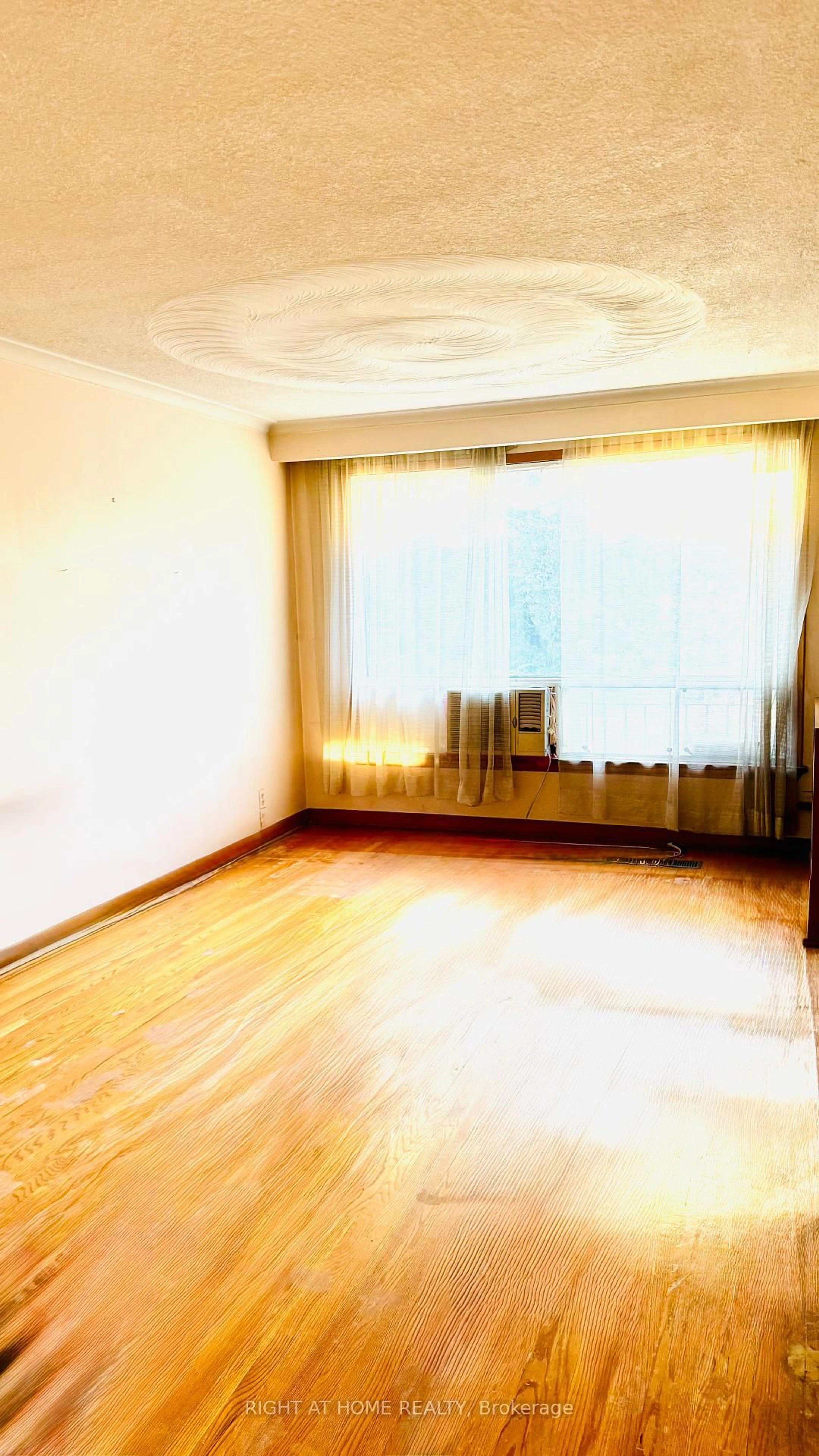 A pic of a room for 87 FENELON Dr, Toronto Ontario M3A 3K4
