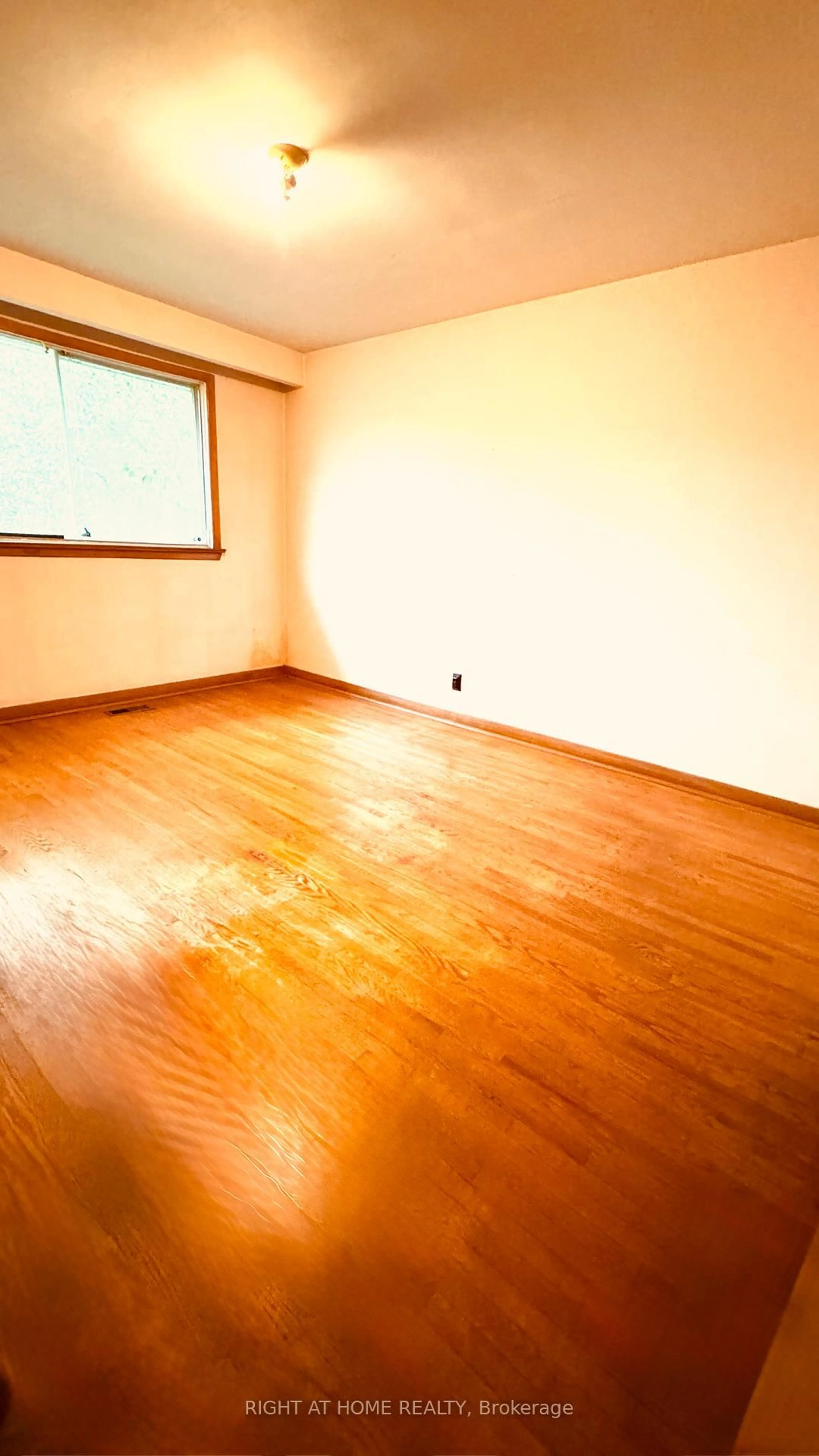 A pic of a room for 87 FENELON Dr, Toronto Ontario M3A 3K4