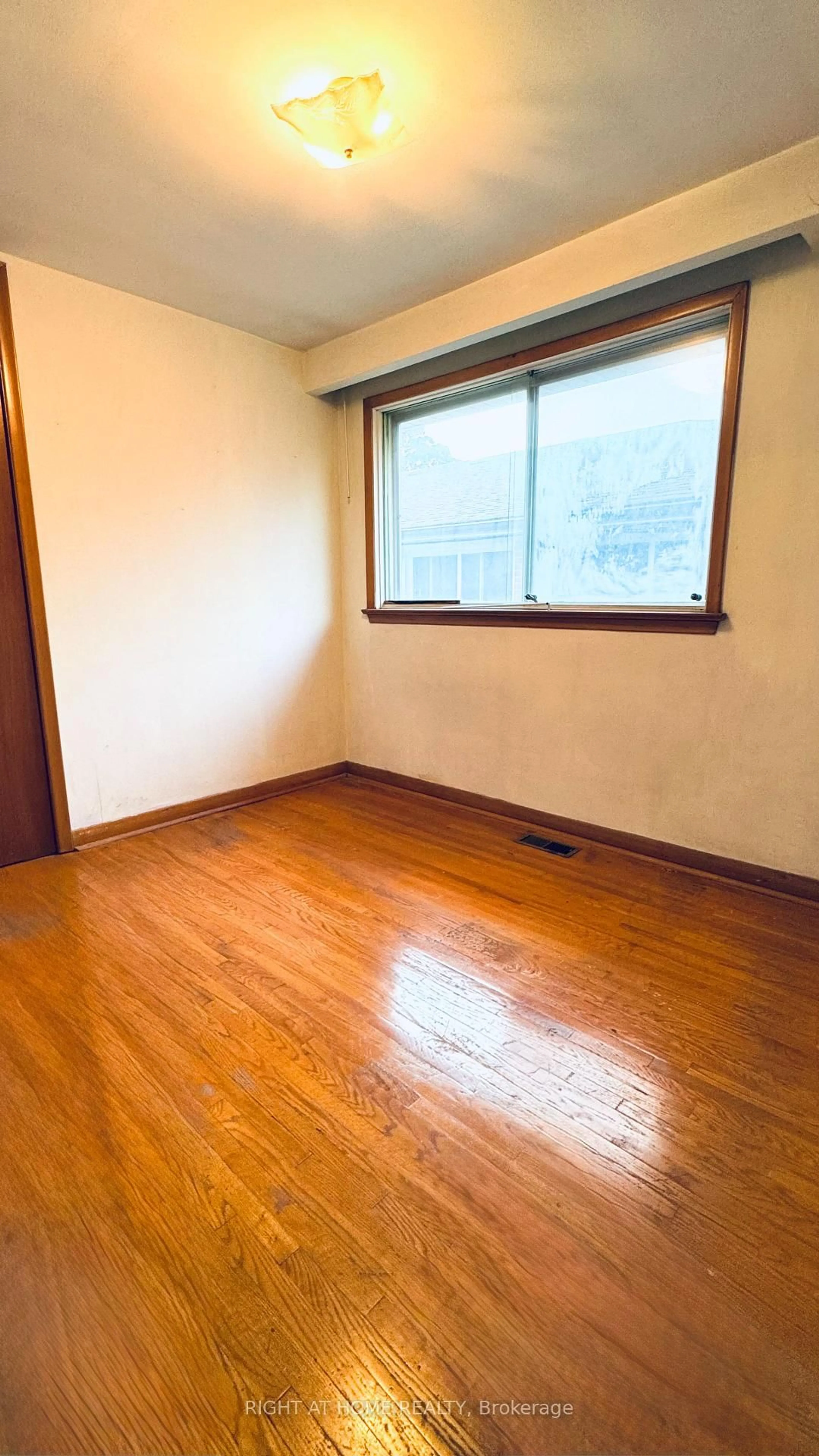 A pic of a room for 87 FENELON Dr, Toronto Ontario M3A 3K4