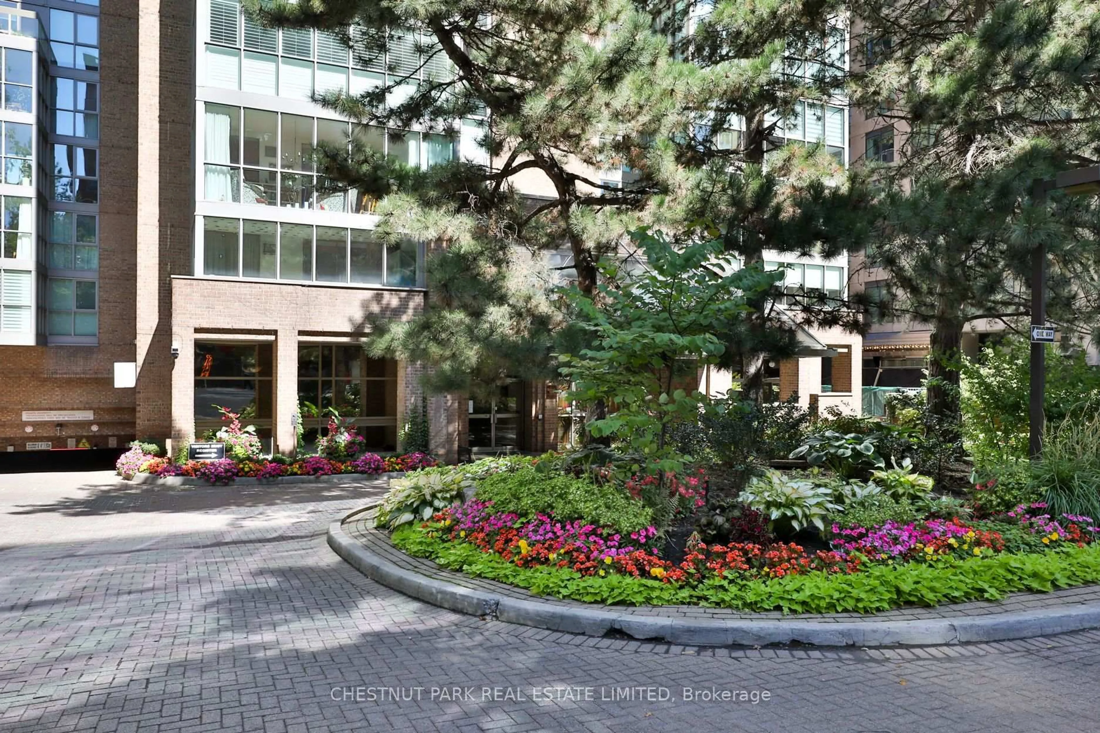 Indoor foyer for 278 Bloor St #807, Toronto Ontario M4W 3M4