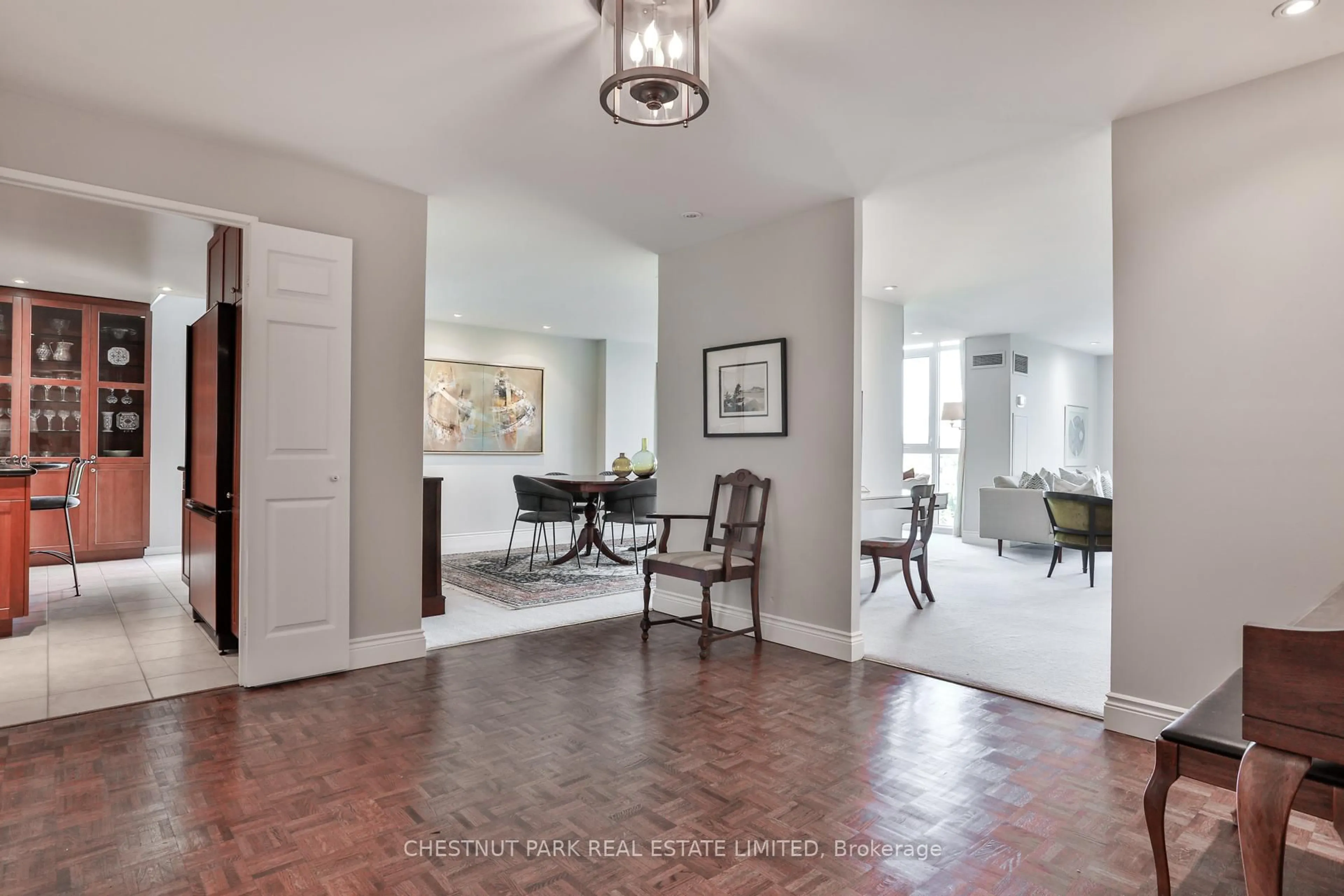Indoor entryway for 278 Bloor St #807, Toronto Ontario M4W 3M4
